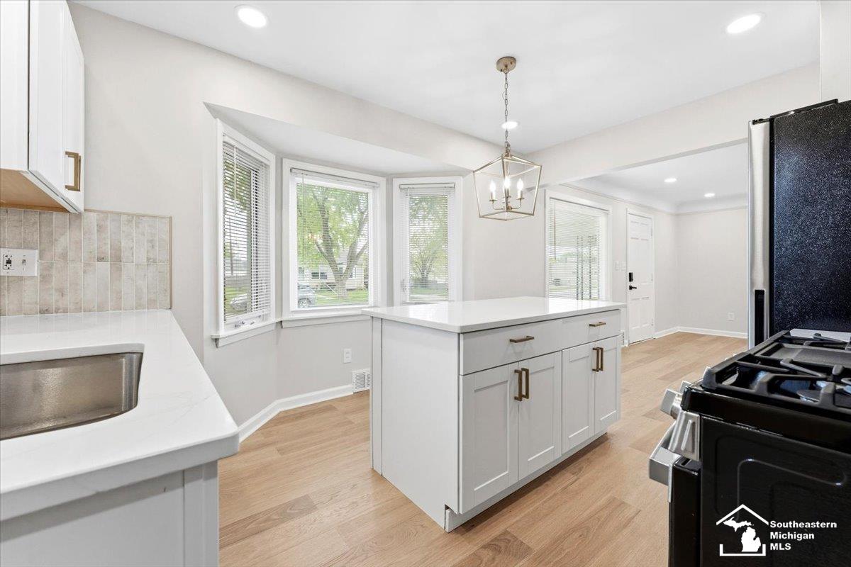 6810 Robinson Street, Allen Park, MI, 48101