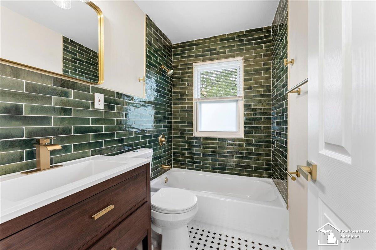 6810 Robinson Street, Allen Park, MI, 48101