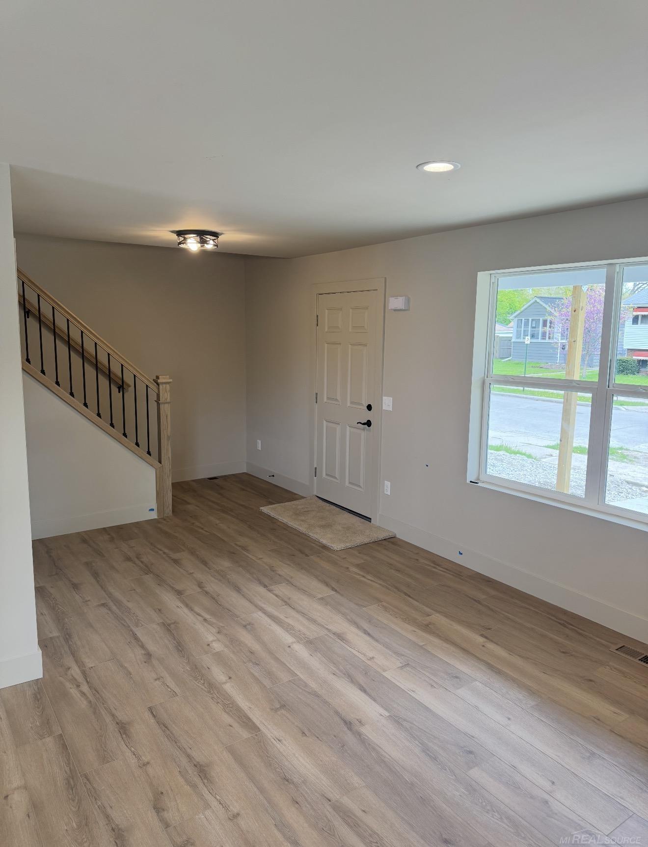 27305 Groveland Street, Madison Heights, MI, 48071