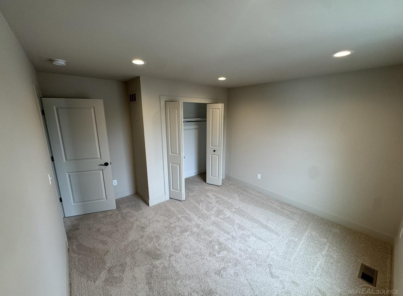 27305 Groveland Street, Madison Heights, MI, 48071