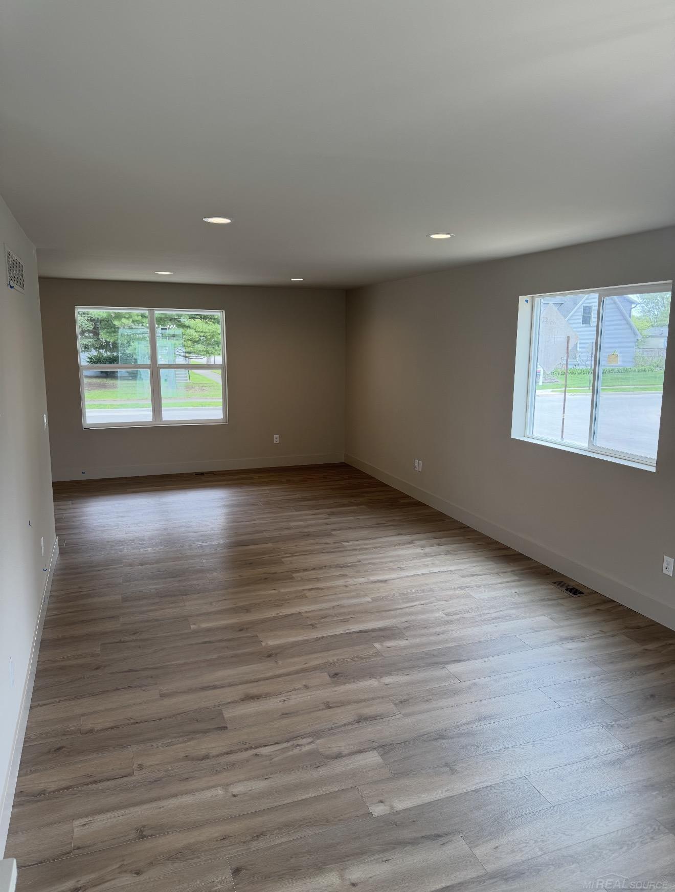 27305 Groveland Street, Madison Heights, MI, 48071