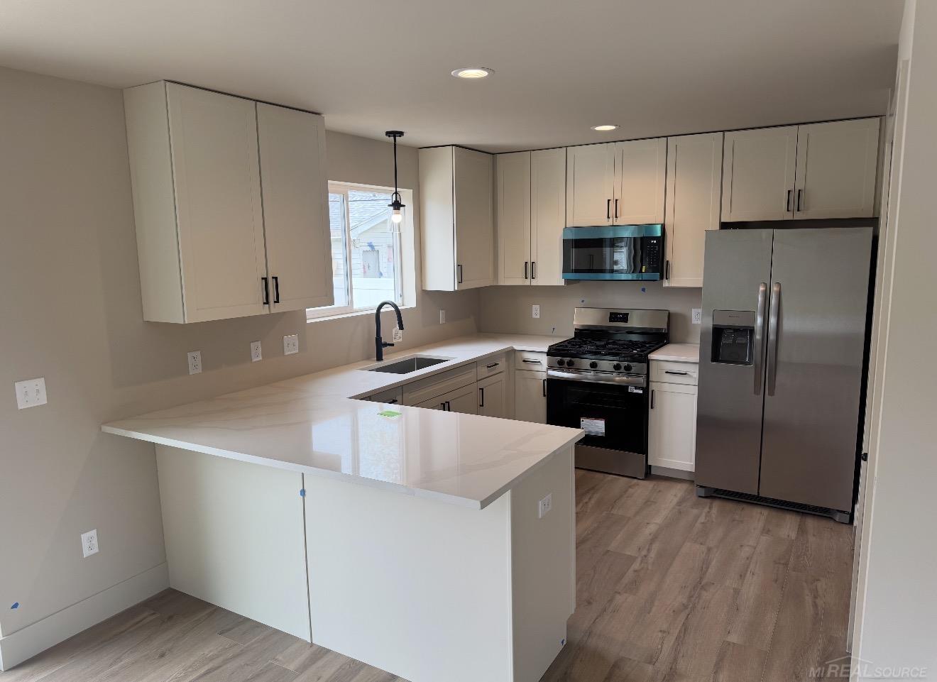 27305 Groveland Street, Madison Heights, MI, 48071