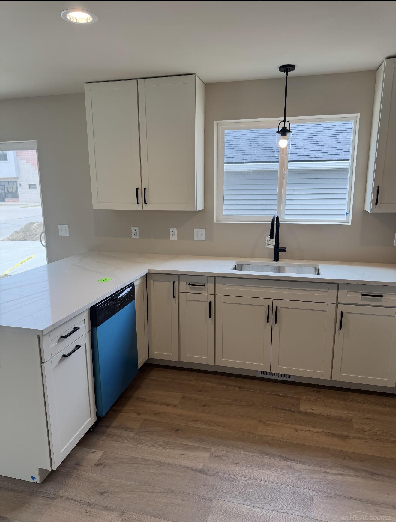 27305 Groveland Street, Madison Heights, MI, 48071