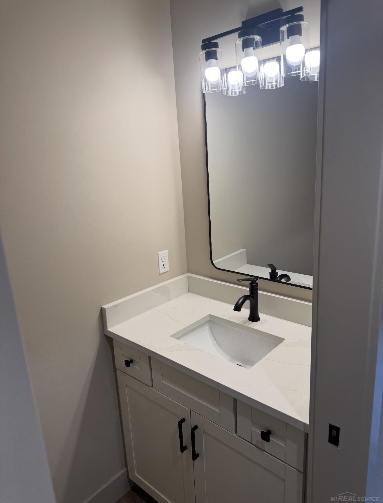 27305 Groveland Street, Madison Heights, MI, 48071