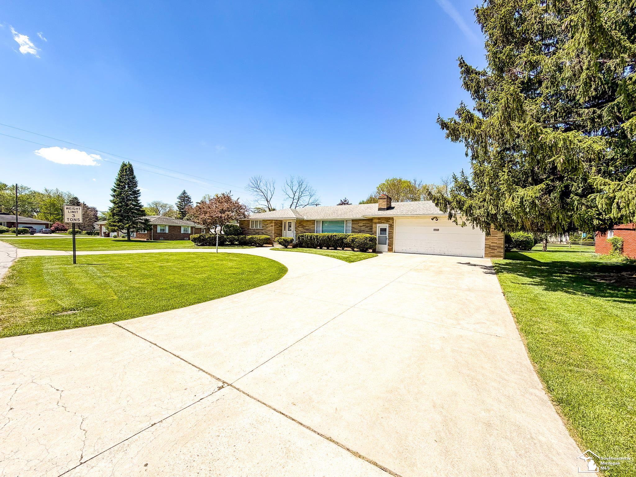 14929 Nobil Drive, Monroe, MI, 48161