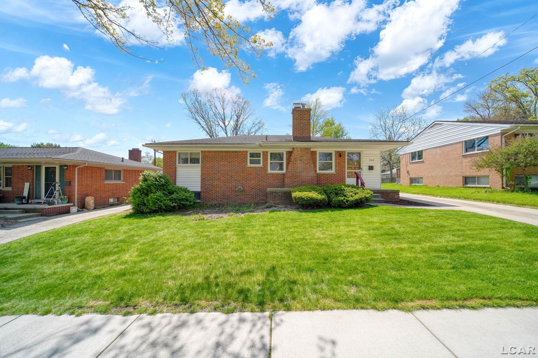 328 Hillcrest Drive, Saline, MI, 48176