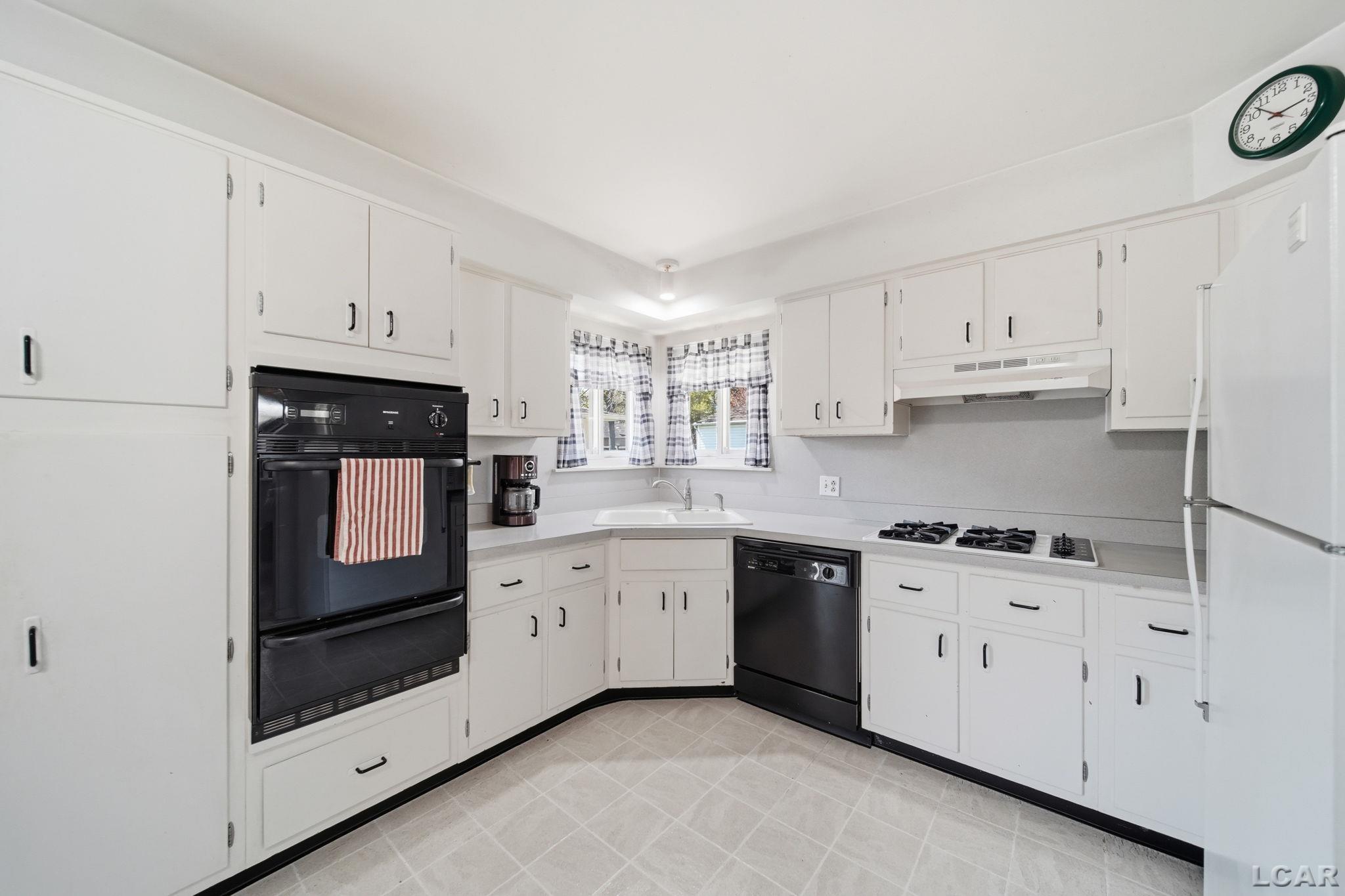 328 Hillcrest Drive, Saline, MI, 48176