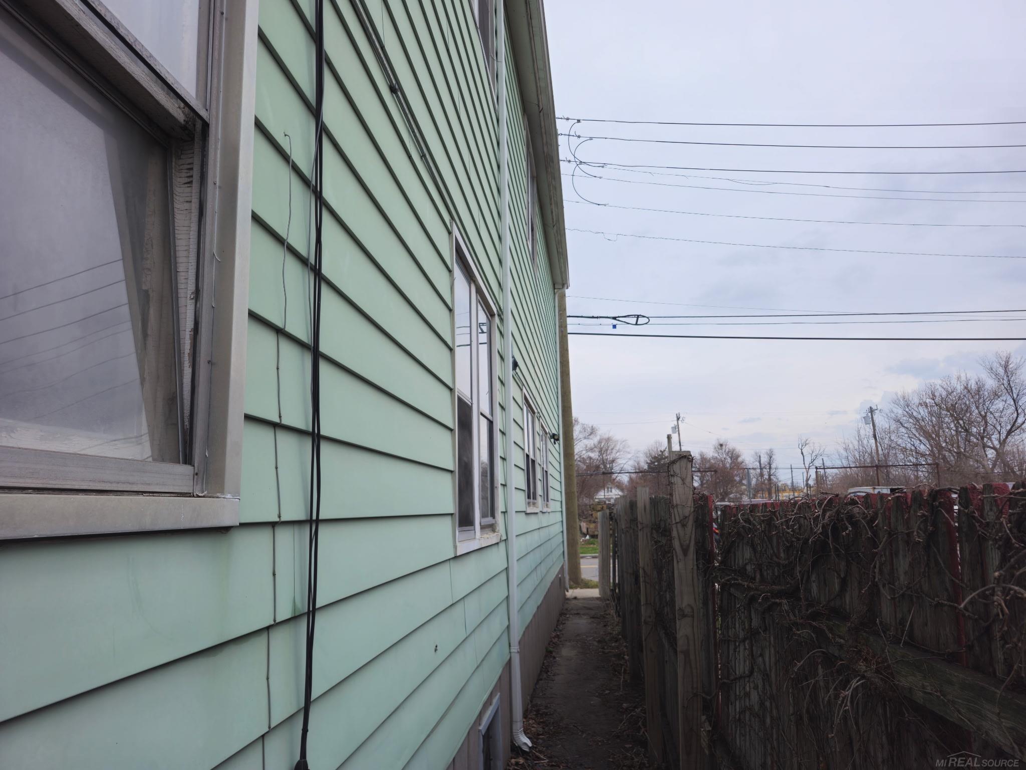 2680 Carpenter Street, Hamtramck, MI, 48212