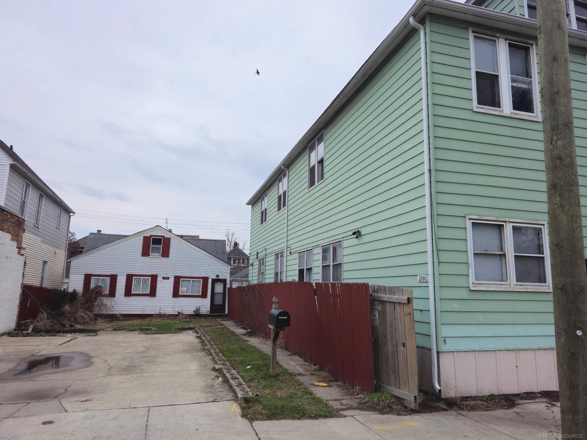 2680 Carpenter Street, Hamtramck, MI, 48212