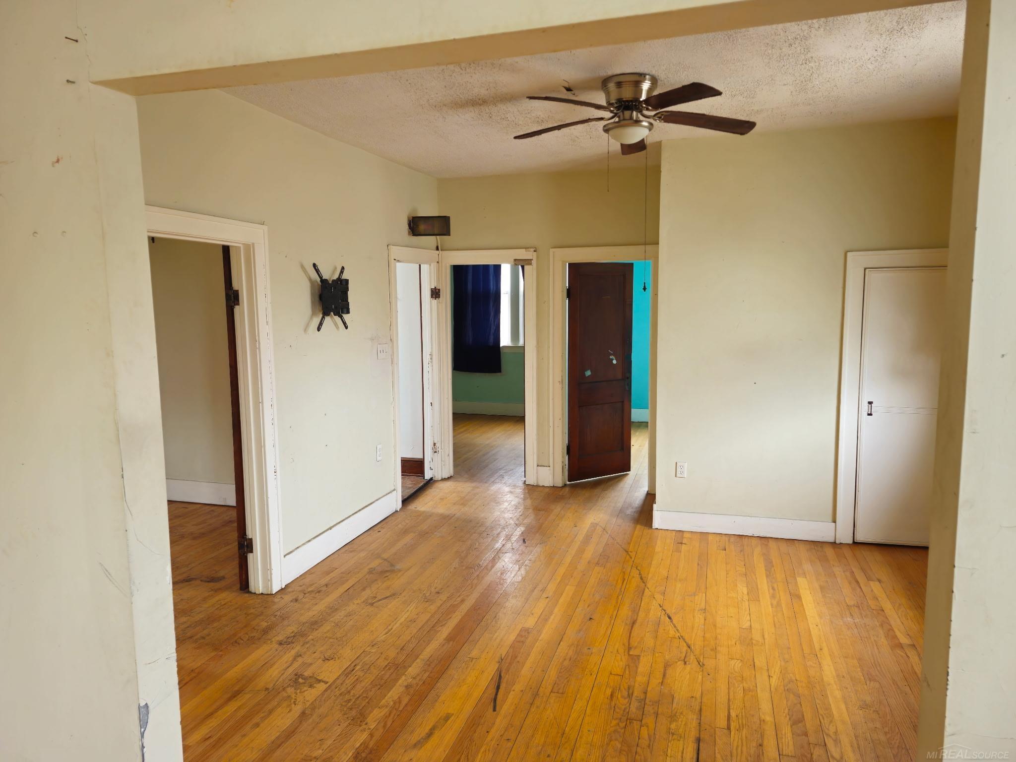 2680 Carpenter Street, Hamtramck, MI, 48212