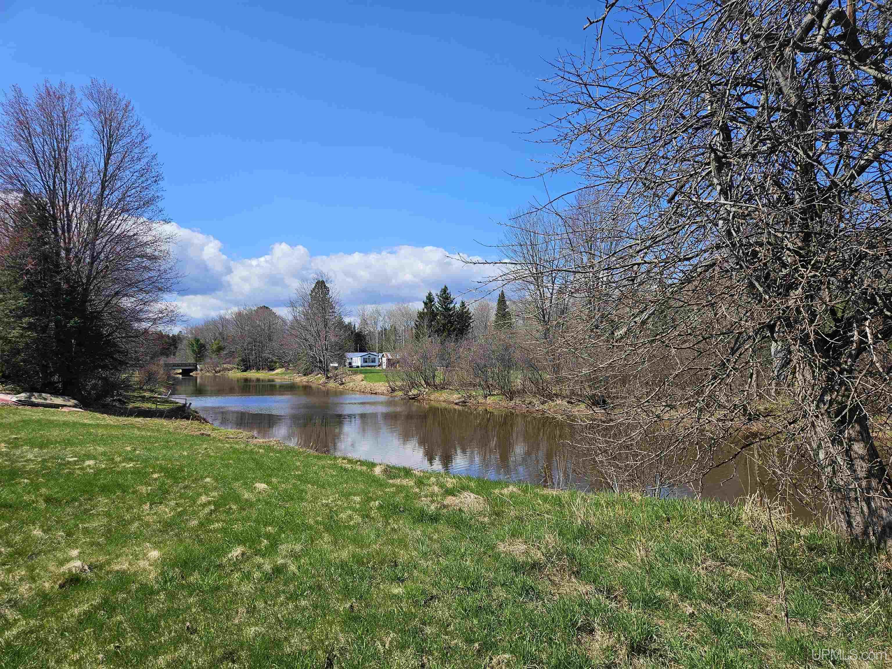 16672 Lakeshore Drive, Ontonagon, MI, 49953