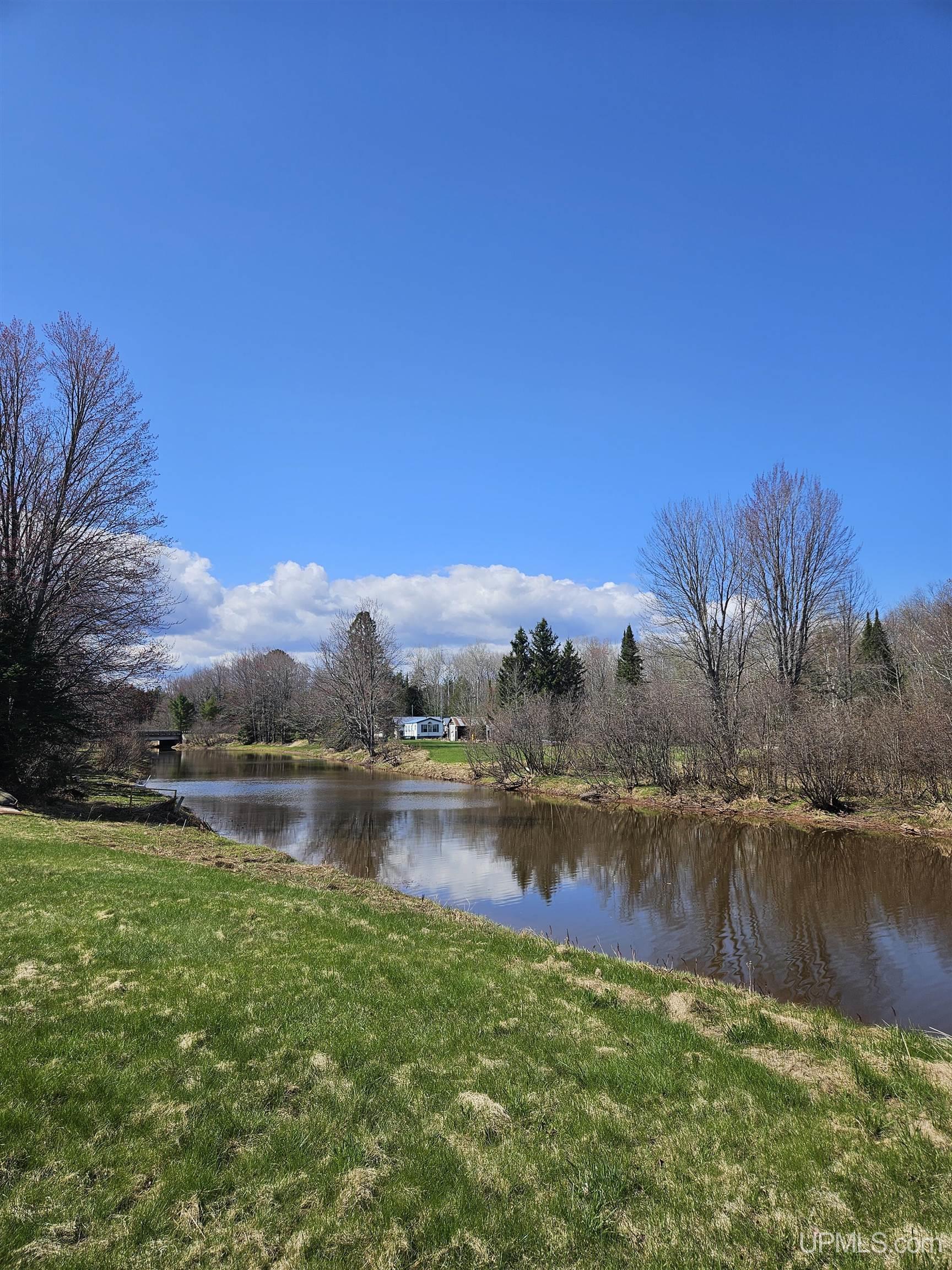 16672 Lakeshore Drive, Ontonagon, MI, 49953