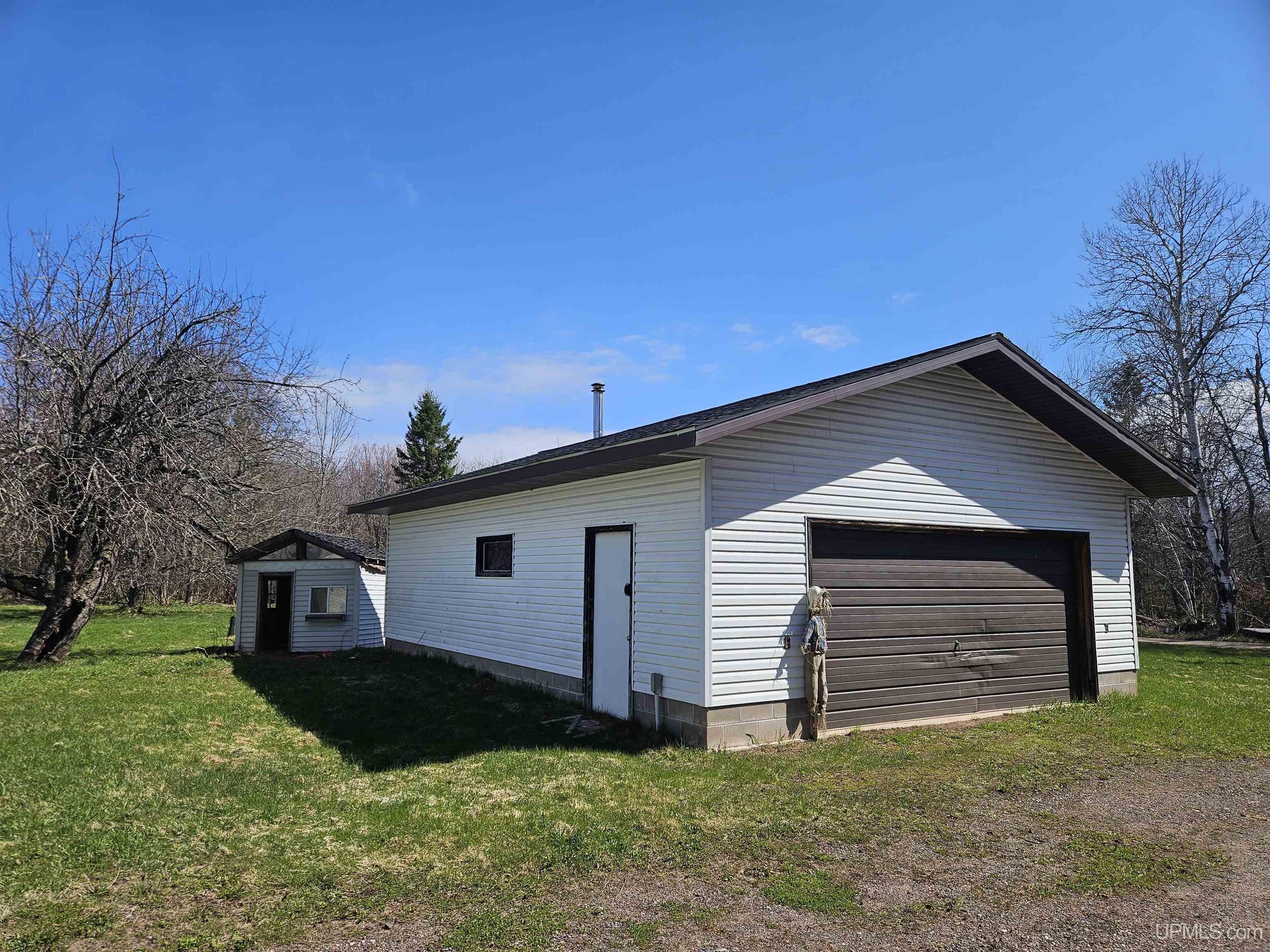 16672 Lakeshore Drive, Ontonagon, MI, 49953