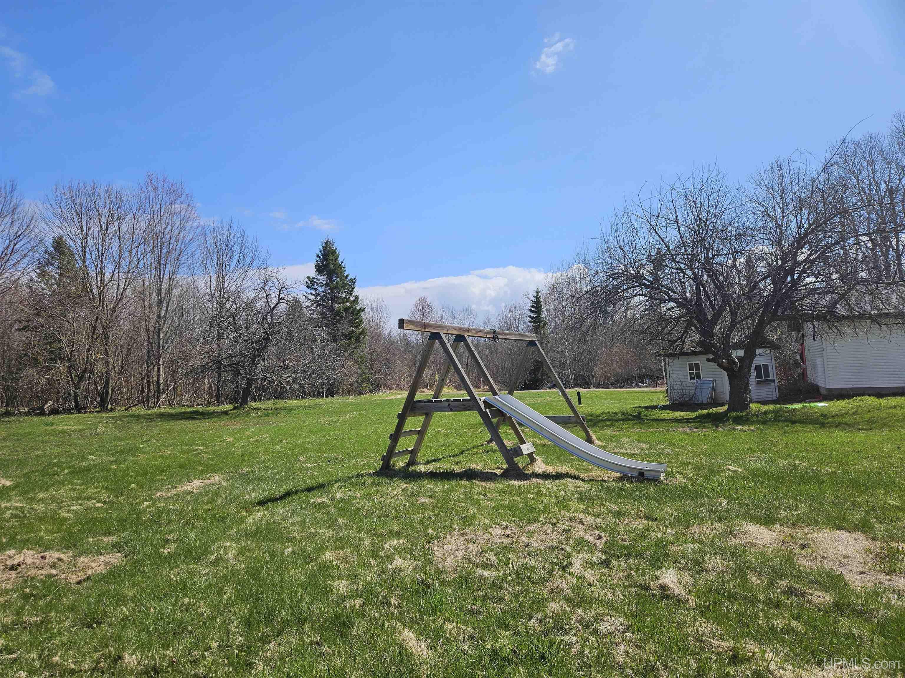 16672 Lakeshore Drive, Ontonagon, MI, 49953
