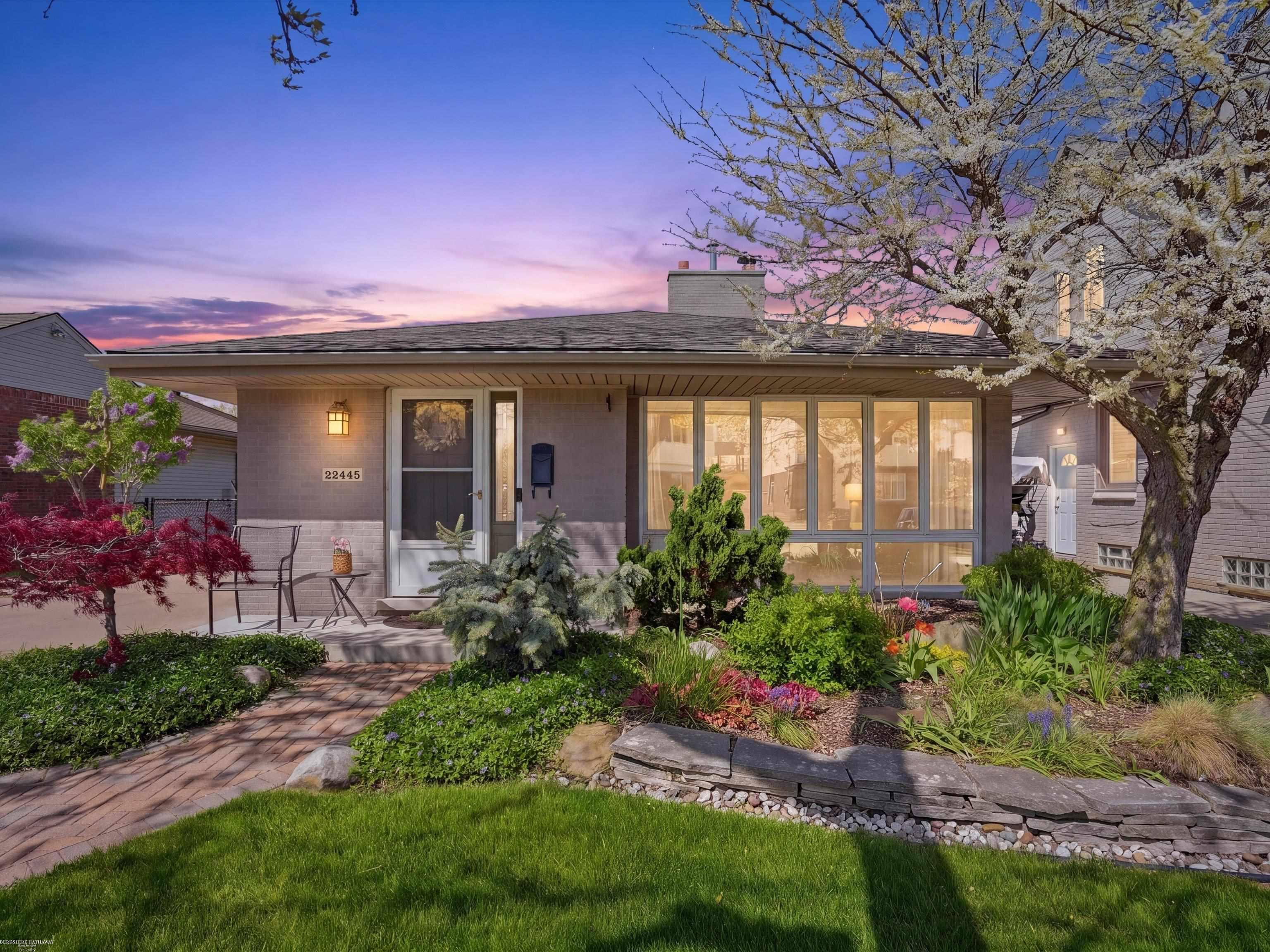 22445 Lange Street, Saint Clair Shores, MI, 48080