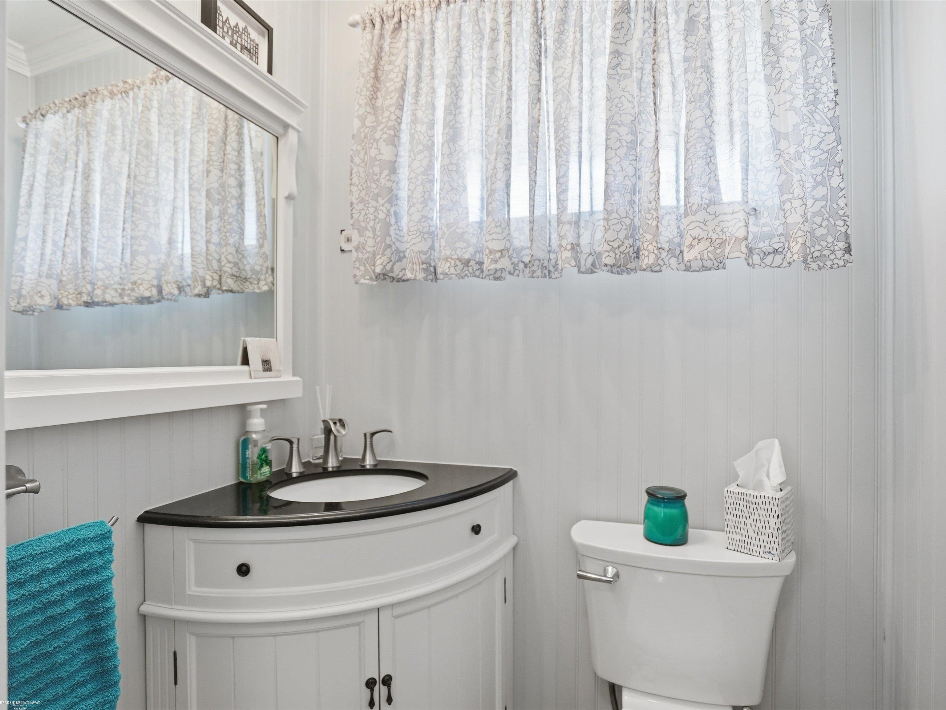 22445 Lange Street, Saint Clair Shores, MI, 48080