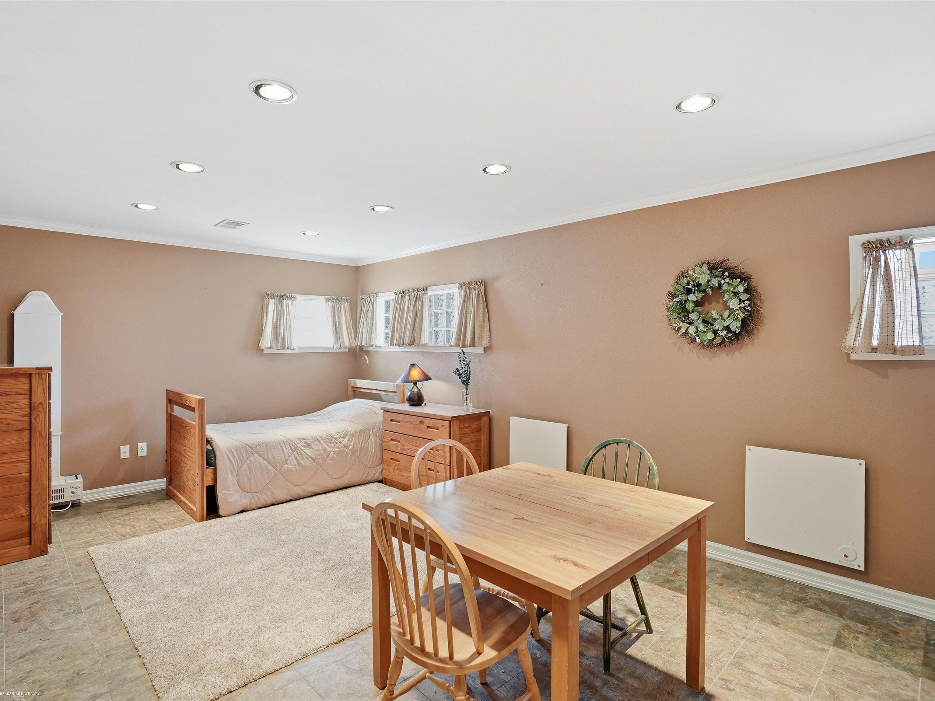 22445 Lange Street, Saint Clair Shores, MI, 48080