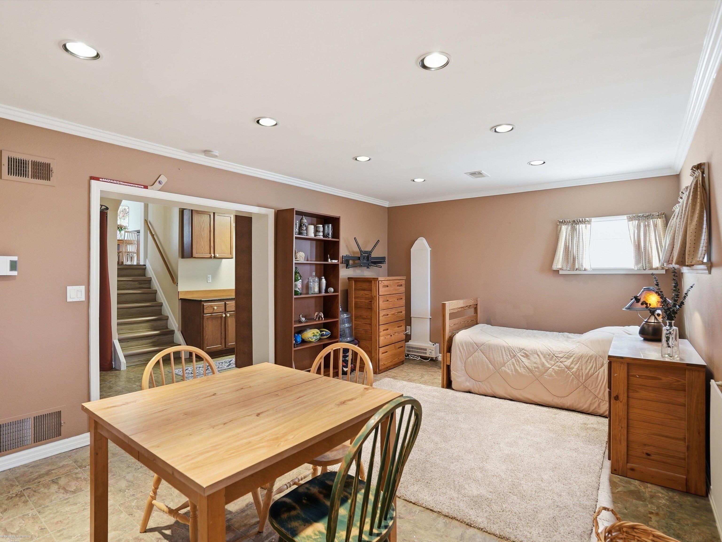 22445 Lange Street, Saint Clair Shores, MI, 48080