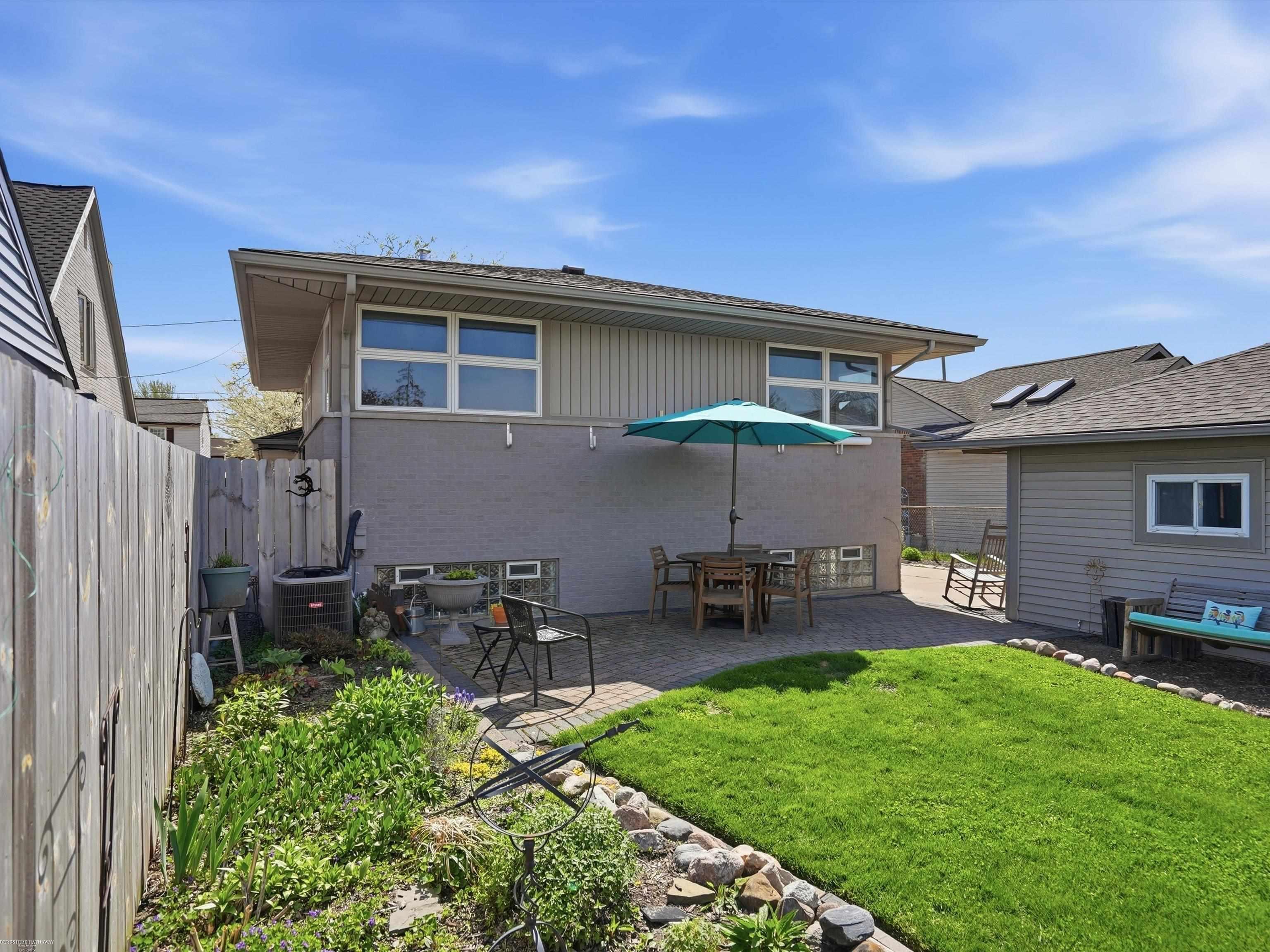 22445 Lange Street, Saint Clair Shores, MI, 48080
