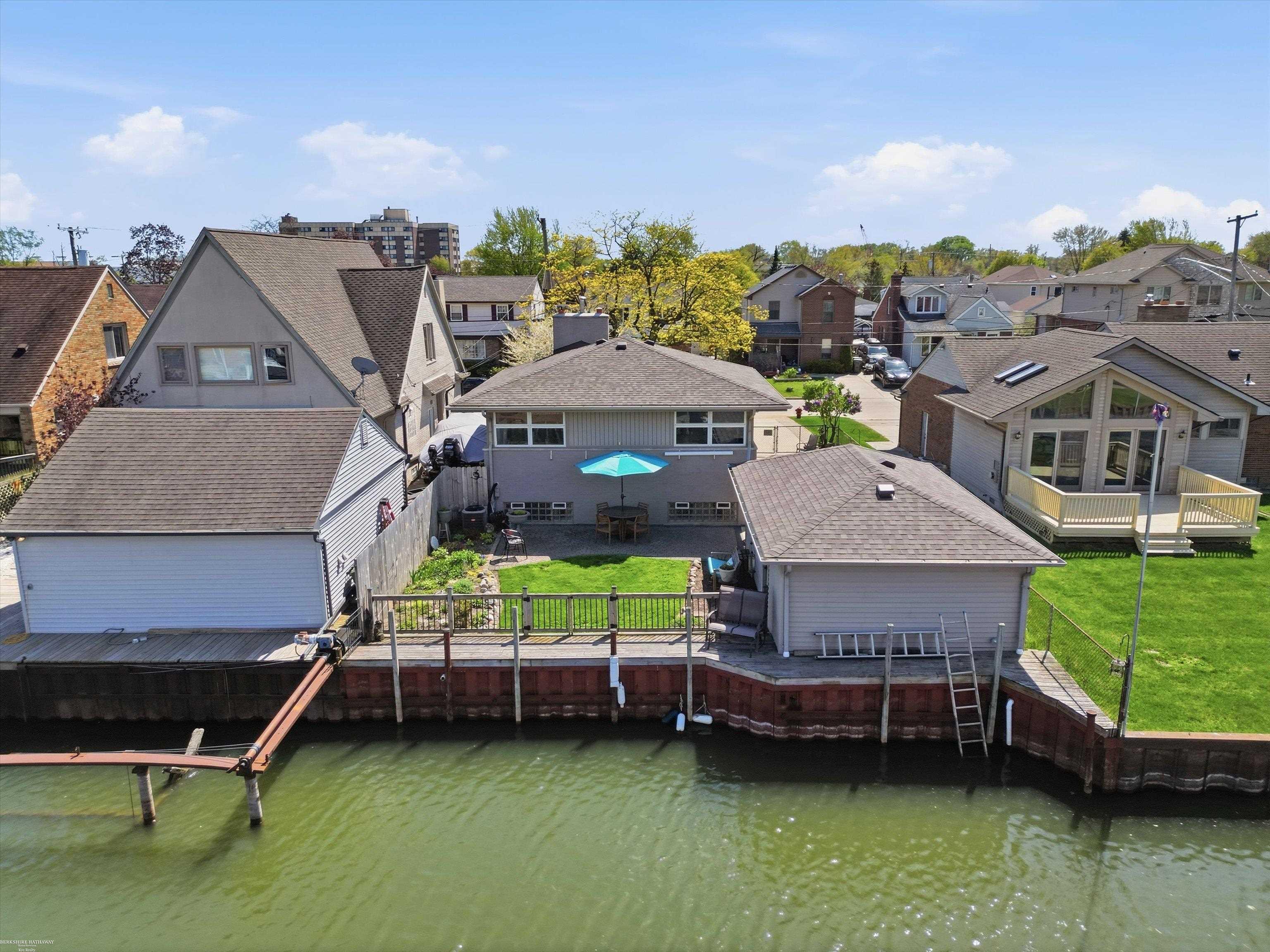 22445 Lange Street, Saint Clair Shores, MI, 48080
