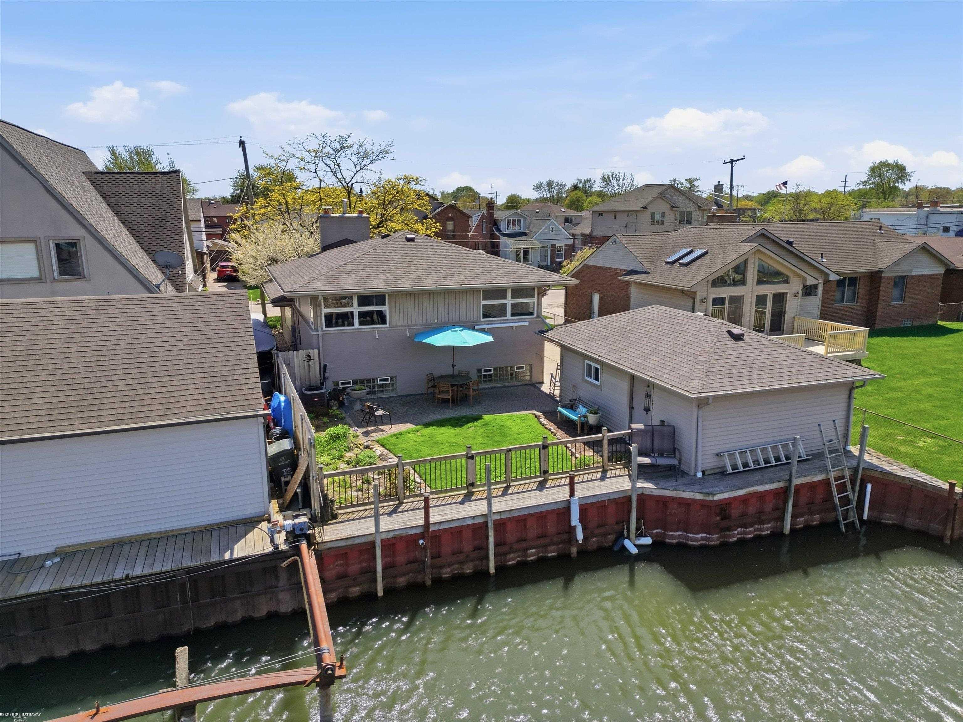 22445 Lange Street, Saint Clair Shores, MI, 48080