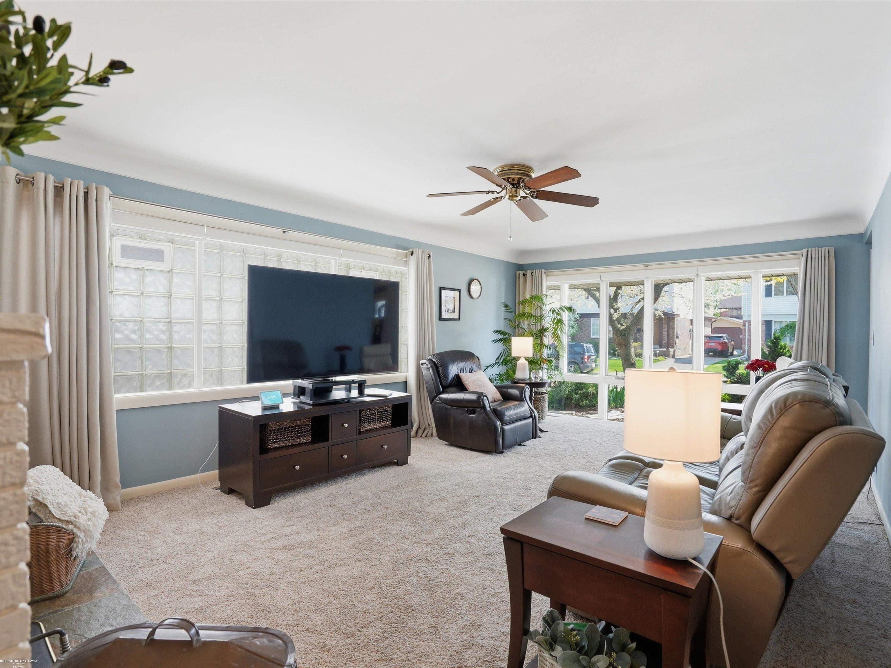 22445 Lange Street, Saint Clair Shores, MI, 48080