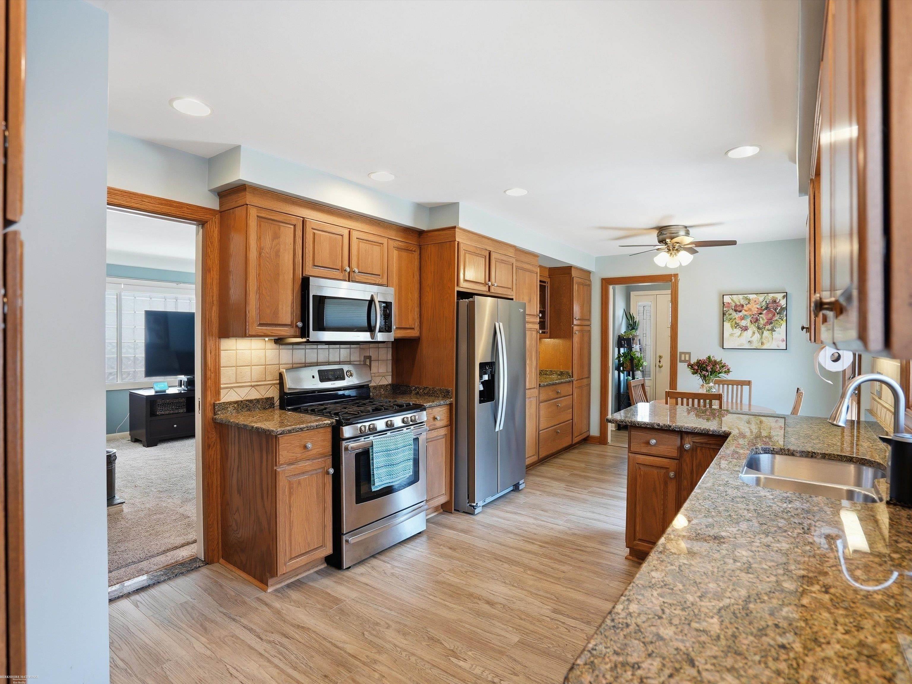 22445 Lange Street, Saint Clair Shores, MI, 48080