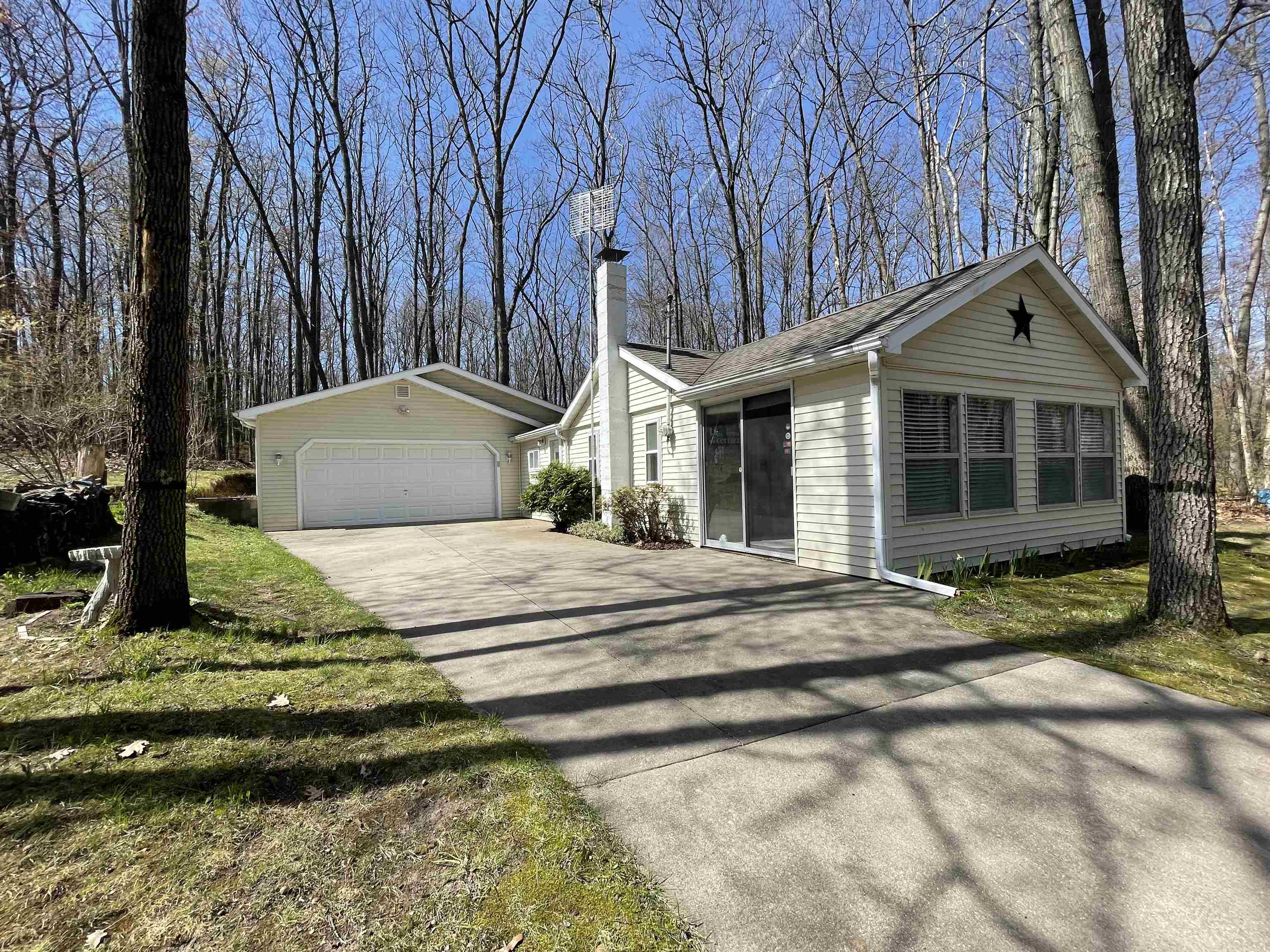 742 Bungo Lake Road, Harrison, MI, 48625