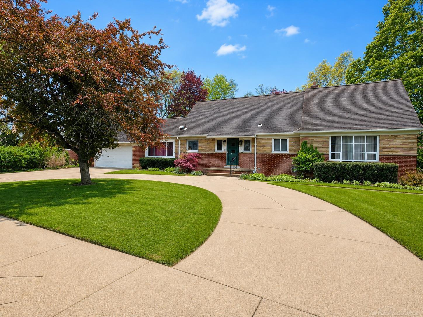 18139 Avilla Boulevard, Lathrup Village, MI, 48076