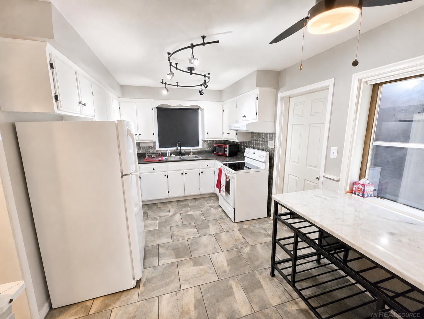 18139 Avilla Boulevard, Lathrup Village, MI, 48076