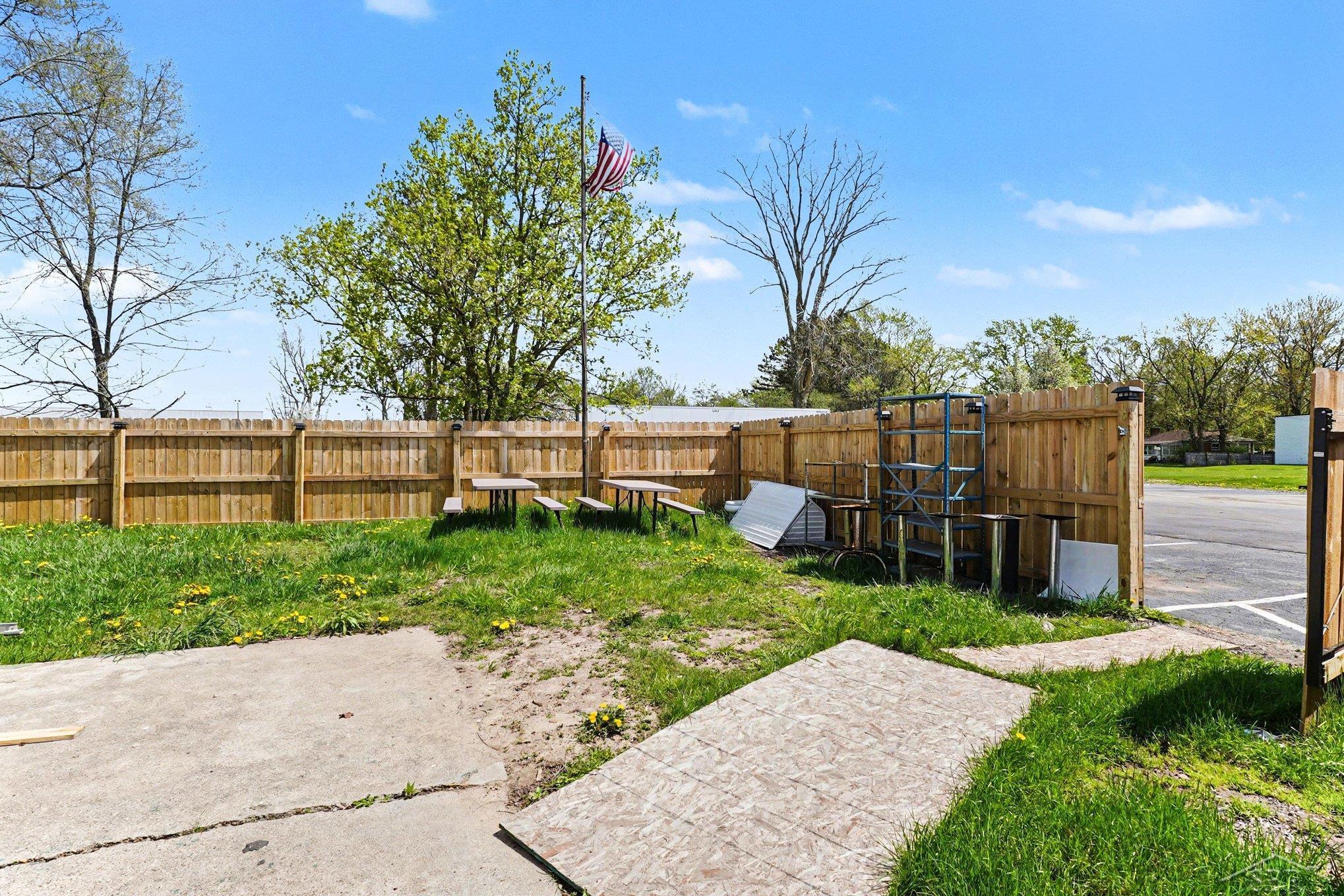 5463 Dixie Highway, Saginaw, MI, 48601