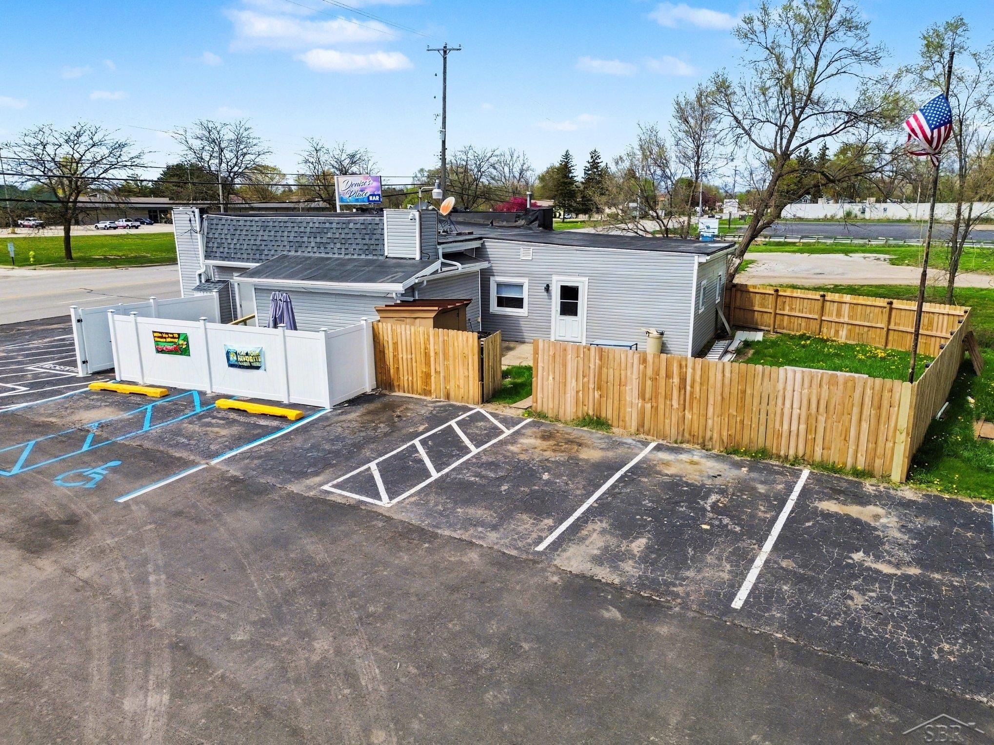 5463 Dixie Highway, Saginaw, MI, 48601