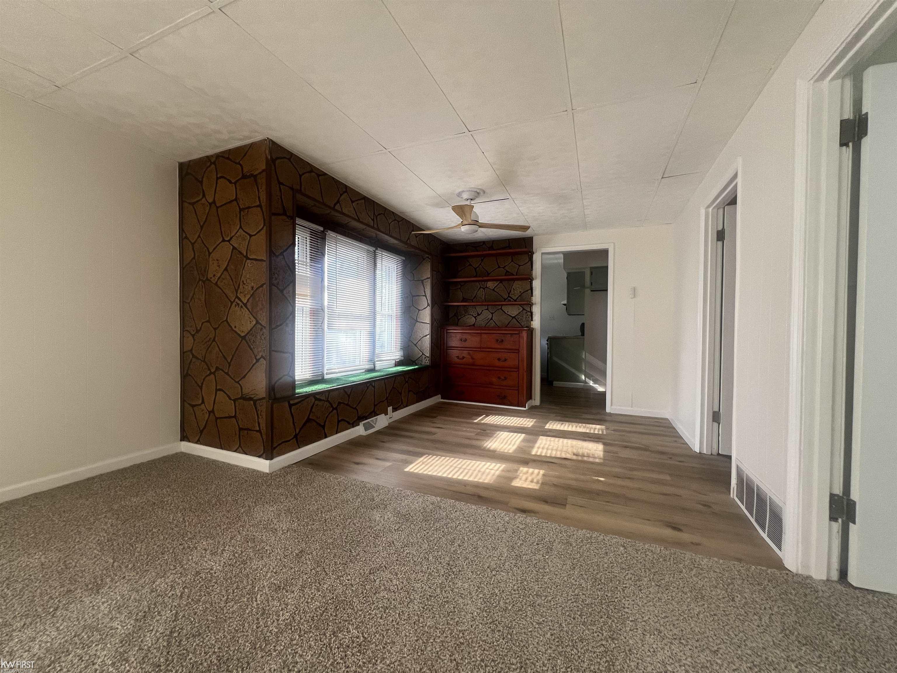 131 E Lakeview Avenue, Flint, MI, 48503-4152