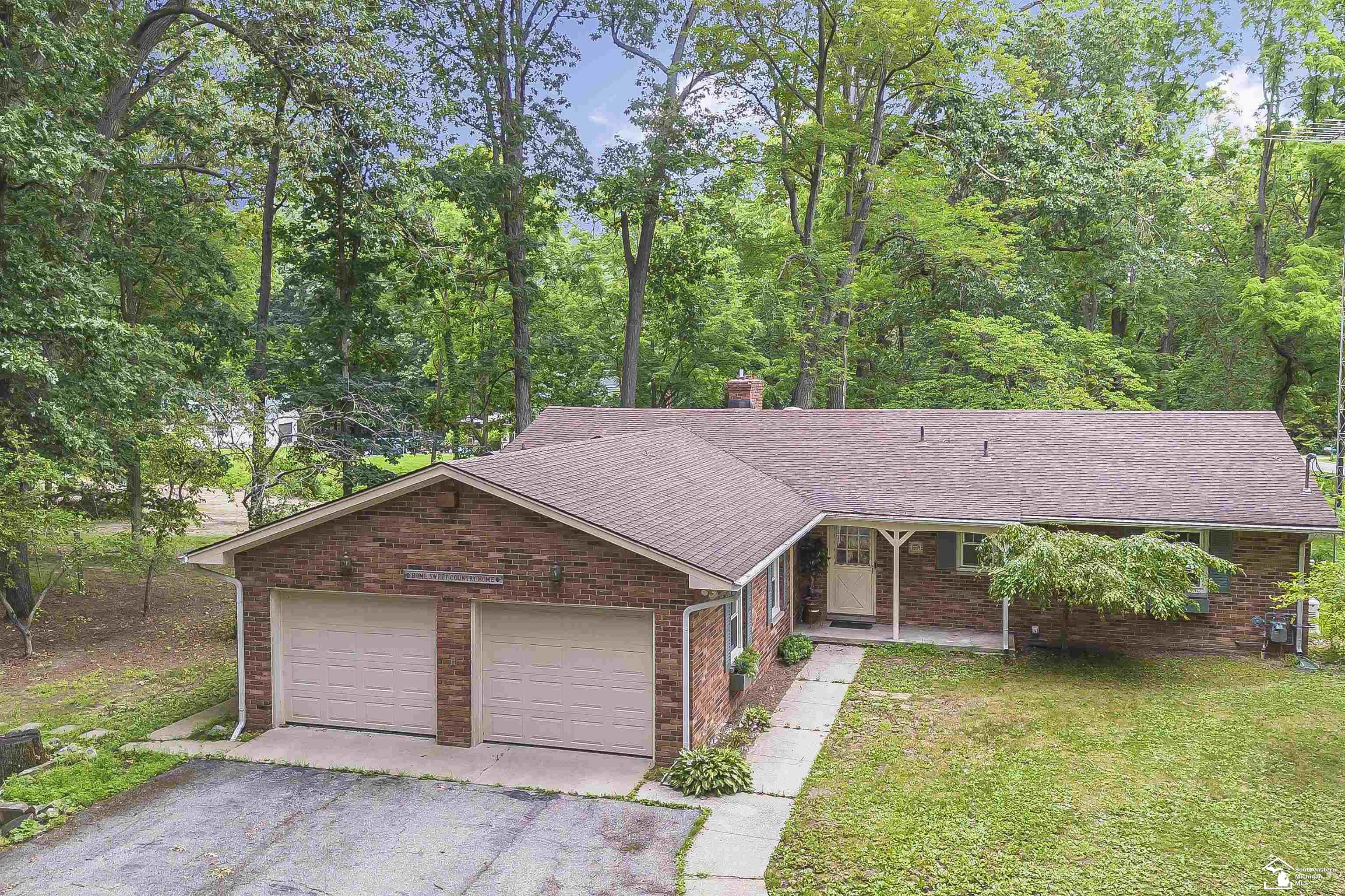 Photo 3 of Single family home for sale at 2600 Meanwell Rd, Petersburg, MI 49270 | MLS# 57050206969 | Listing updated on 2026-09-17
