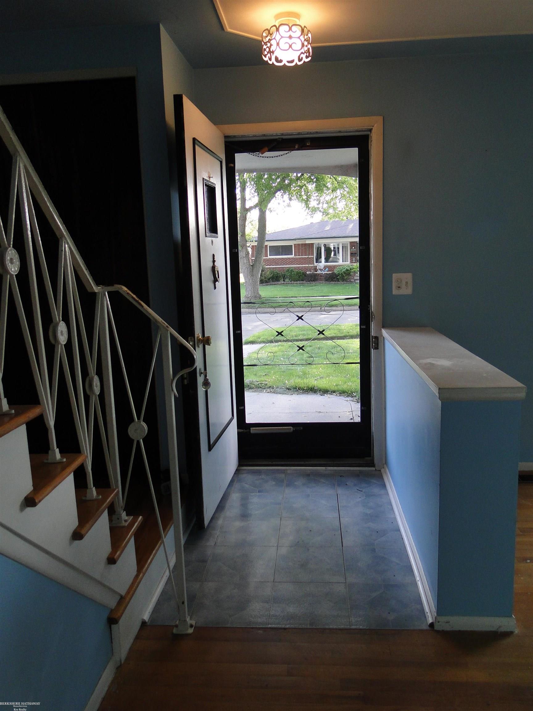 30416 Eiffel Avenue, Warren, MI, 48088