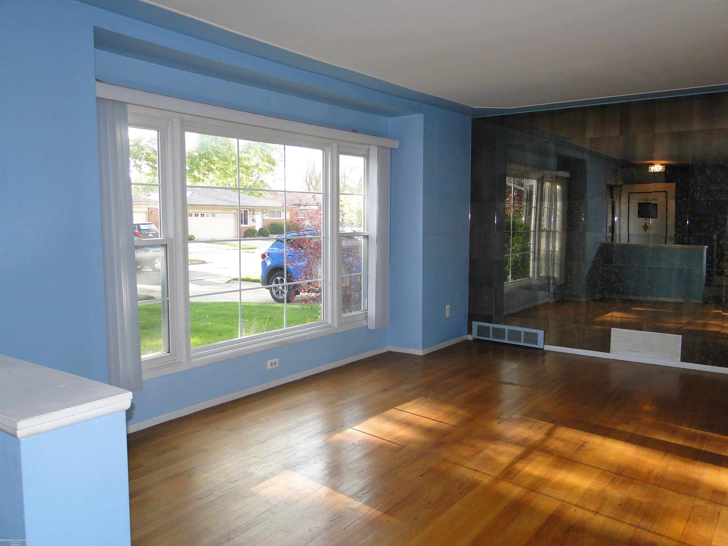 30416 Eiffel Avenue, Warren, MI, 48088