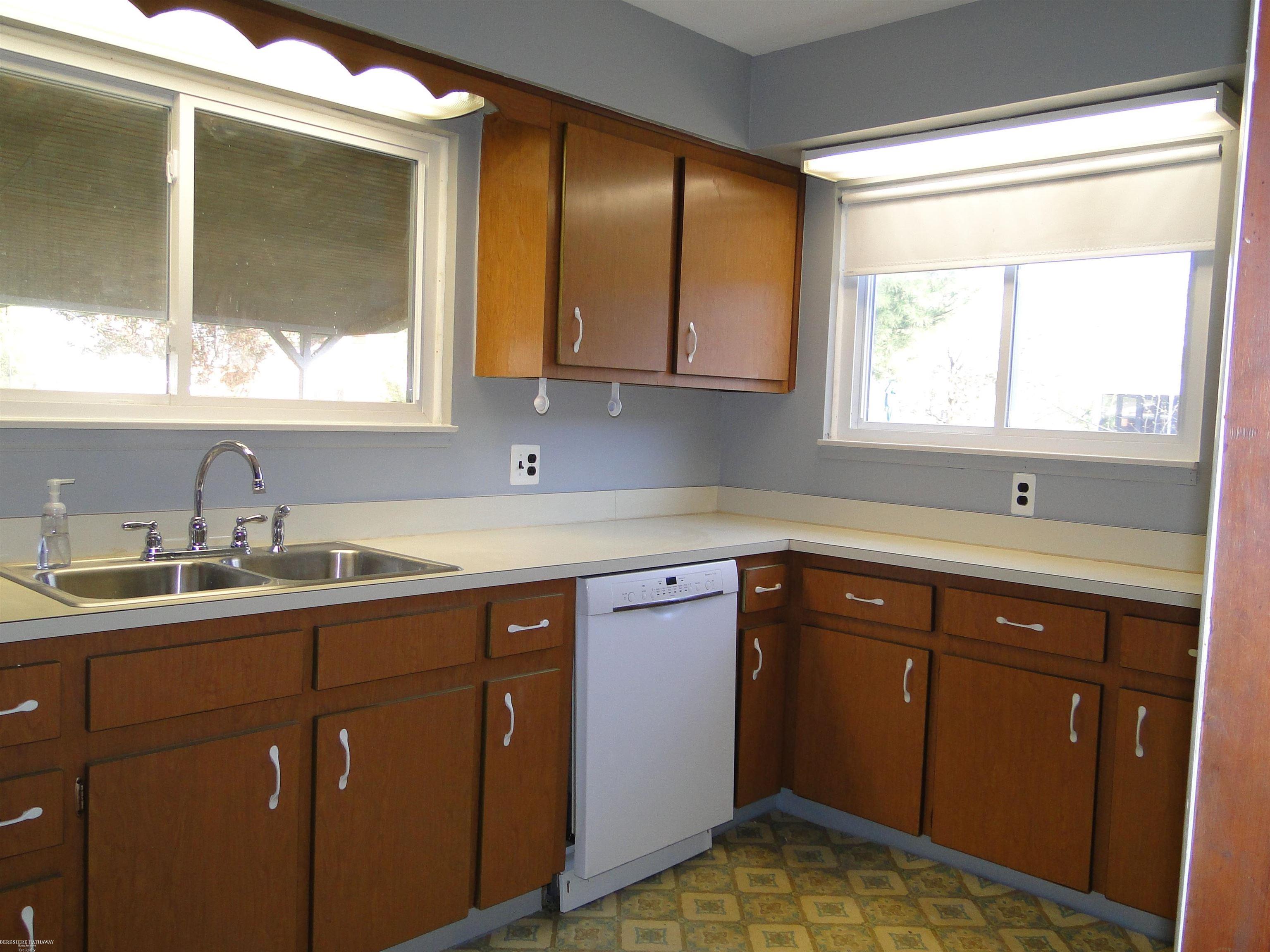 30416 Eiffel Avenue, Warren, MI, 48088