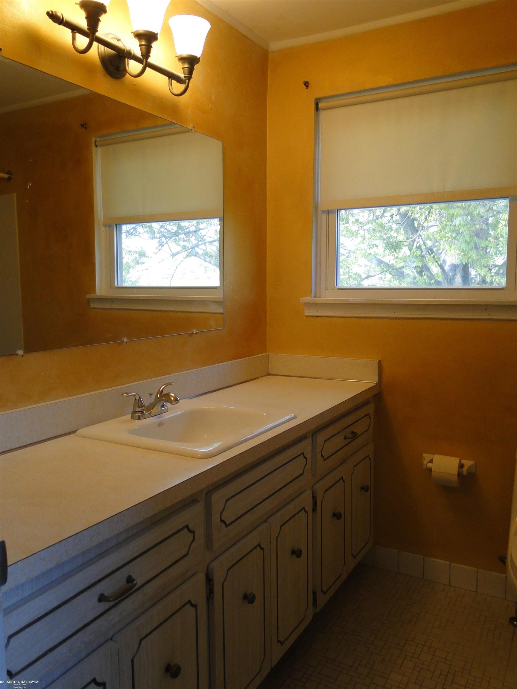 30416 Eiffel Avenue, Warren, MI, 48088