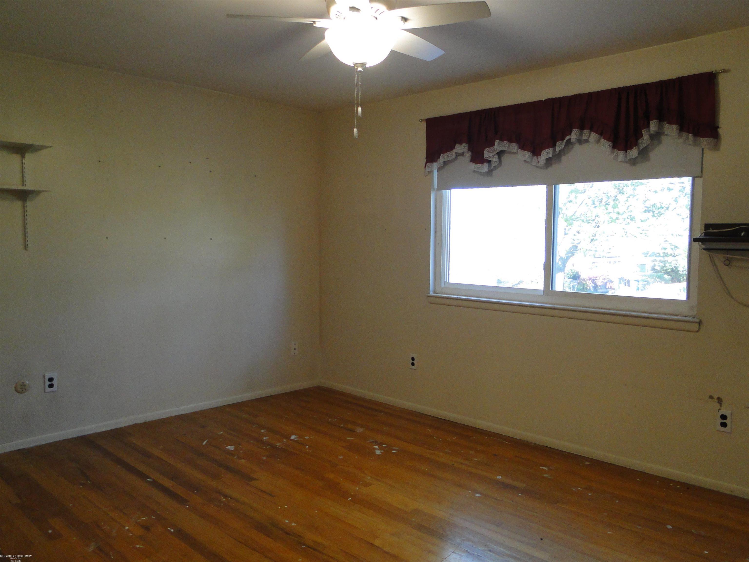 30416 Eiffel Avenue, Warren, MI, 48088