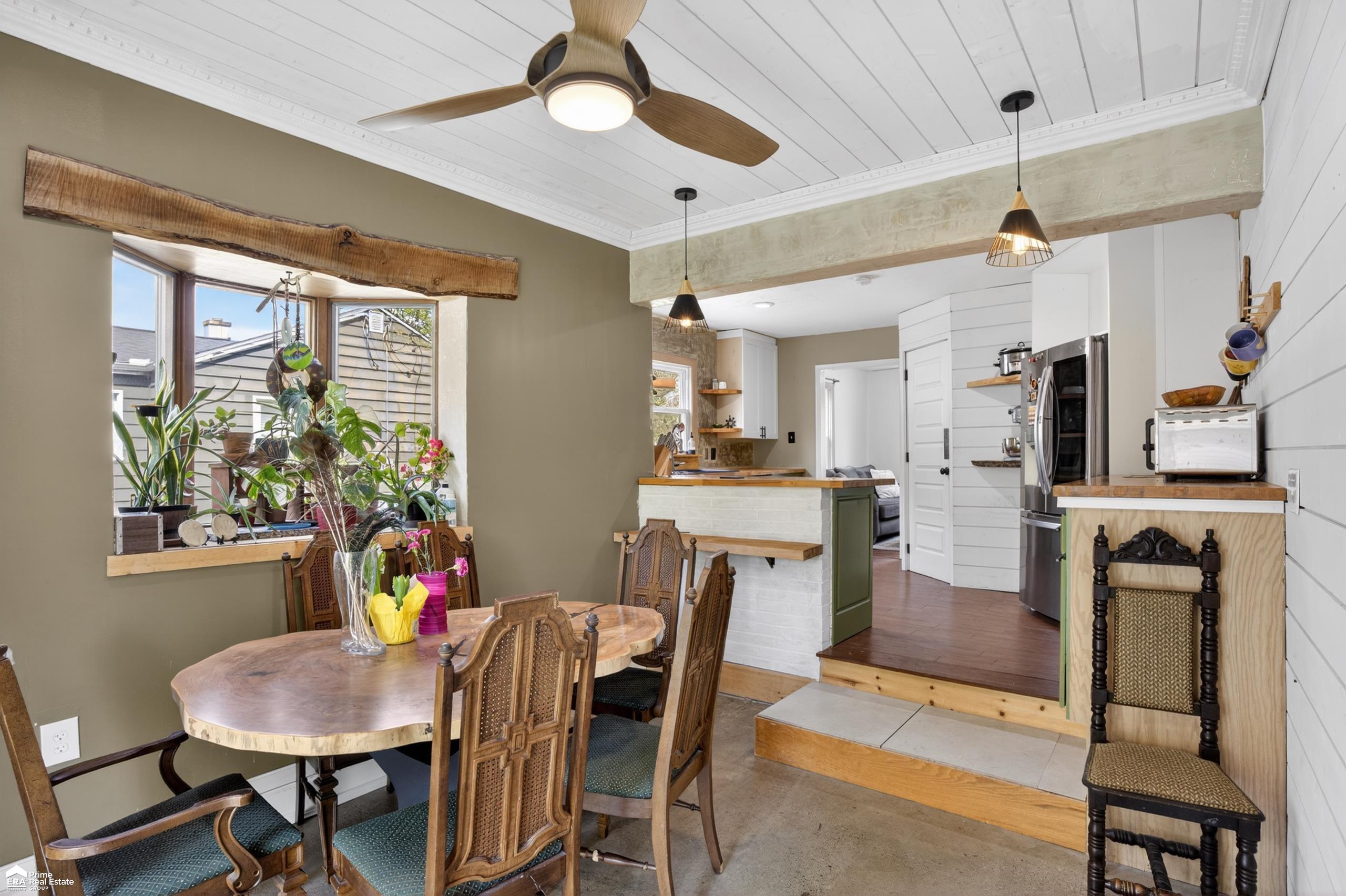 421 W Caroline Street, Fenton, MI, 48430