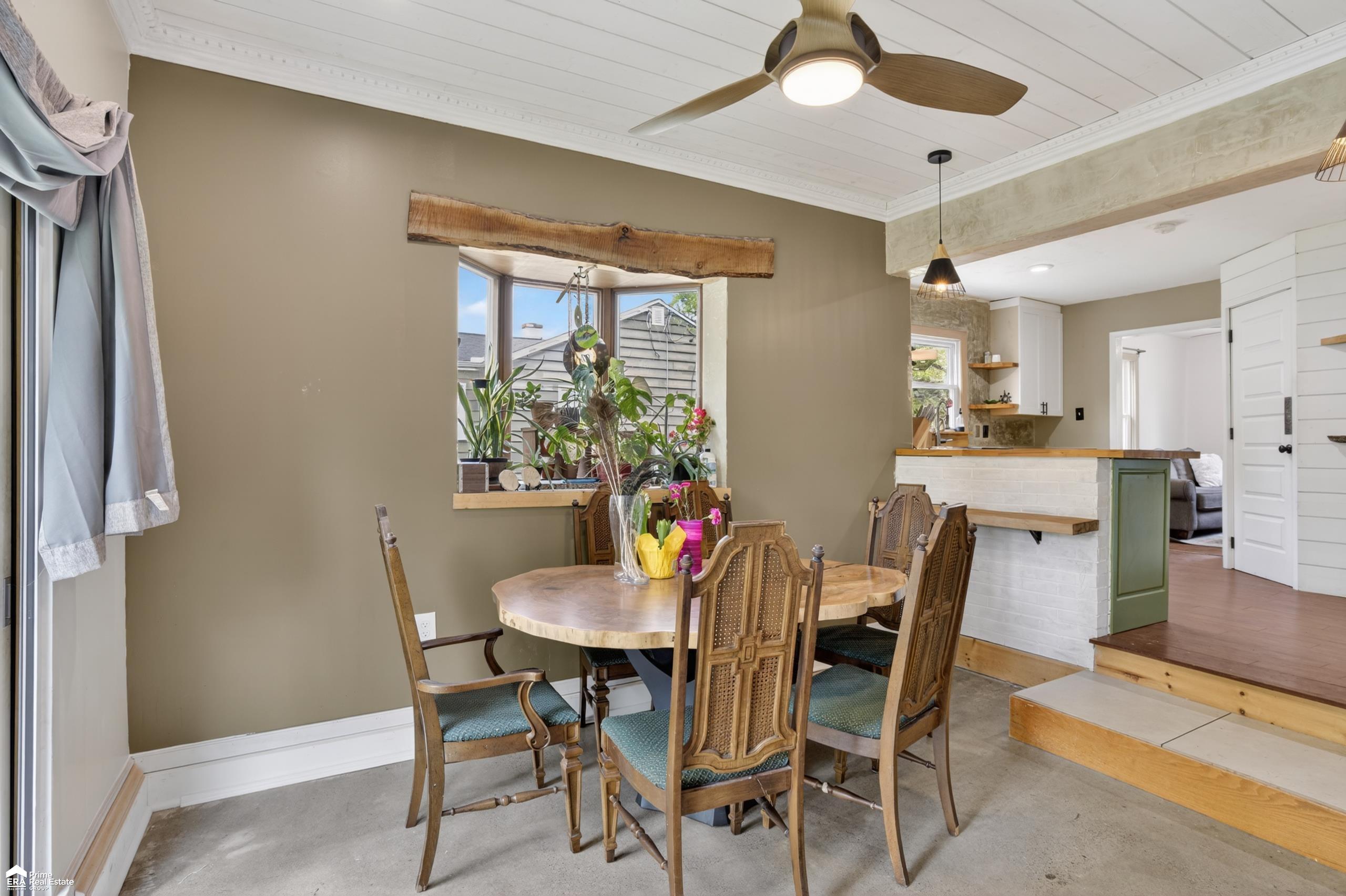 421 W Caroline Street, Fenton, MI, 48430