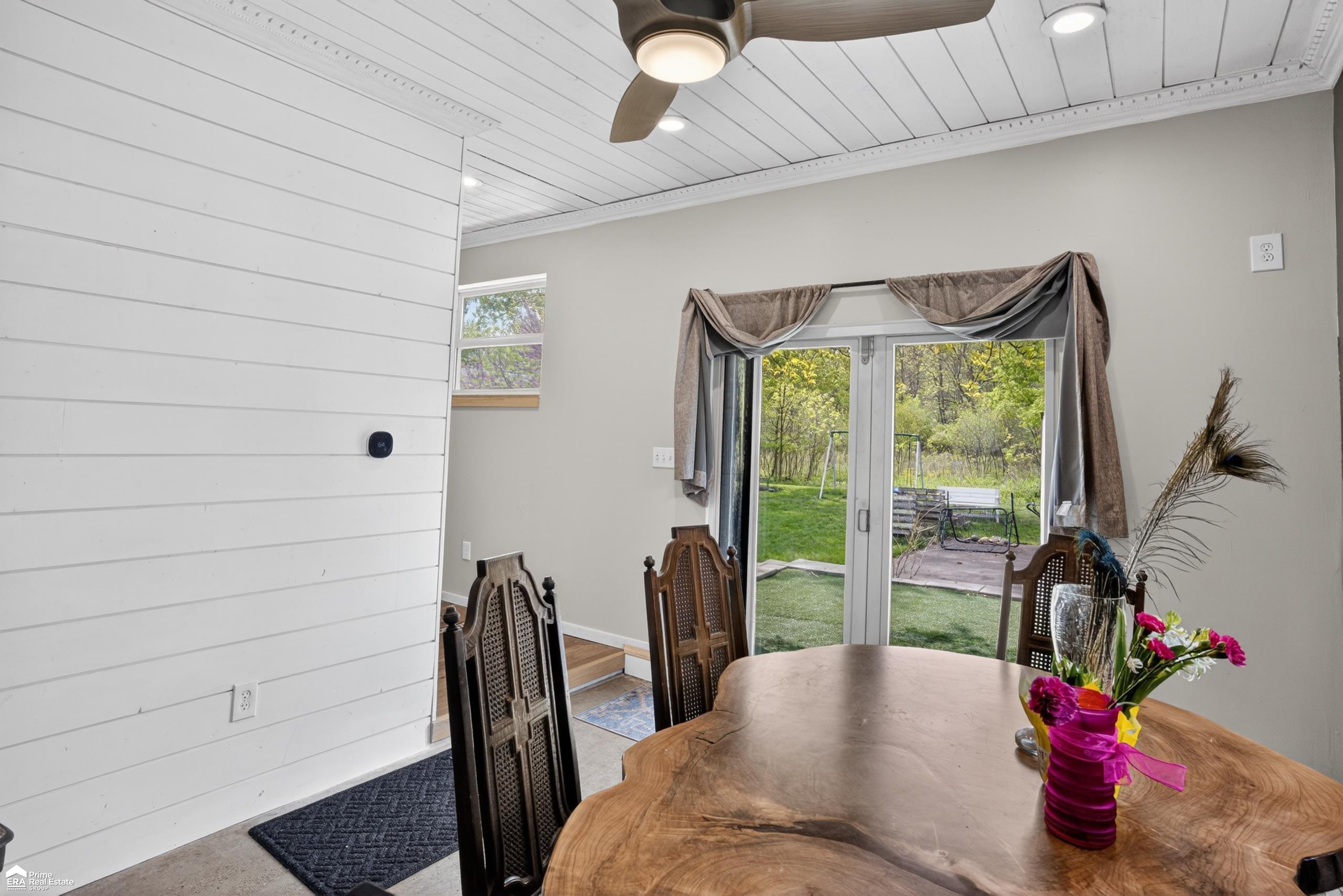 421 W Caroline Street, Fenton, MI, 48430