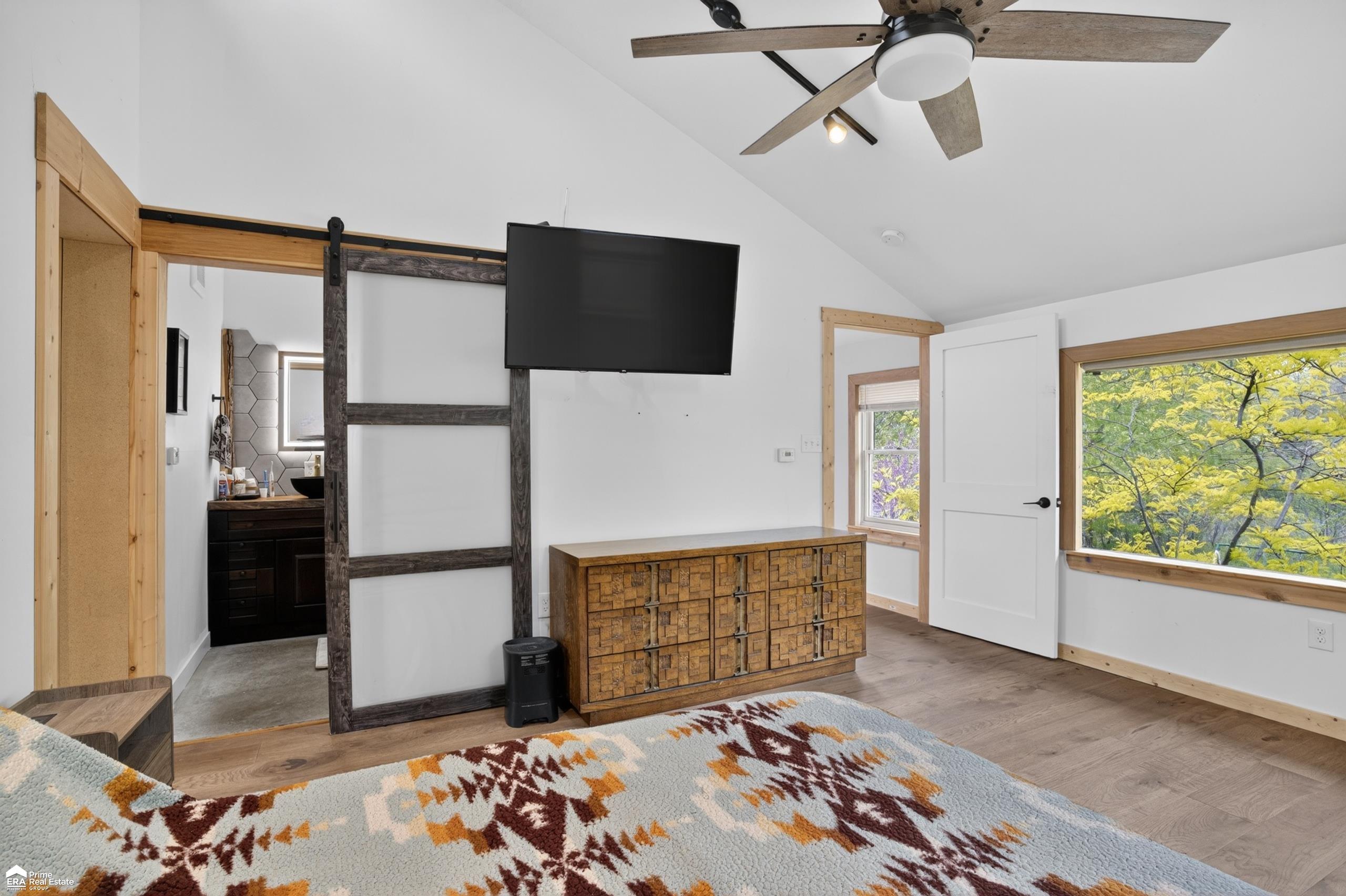 421 W Caroline Street, Fenton, MI, 48430