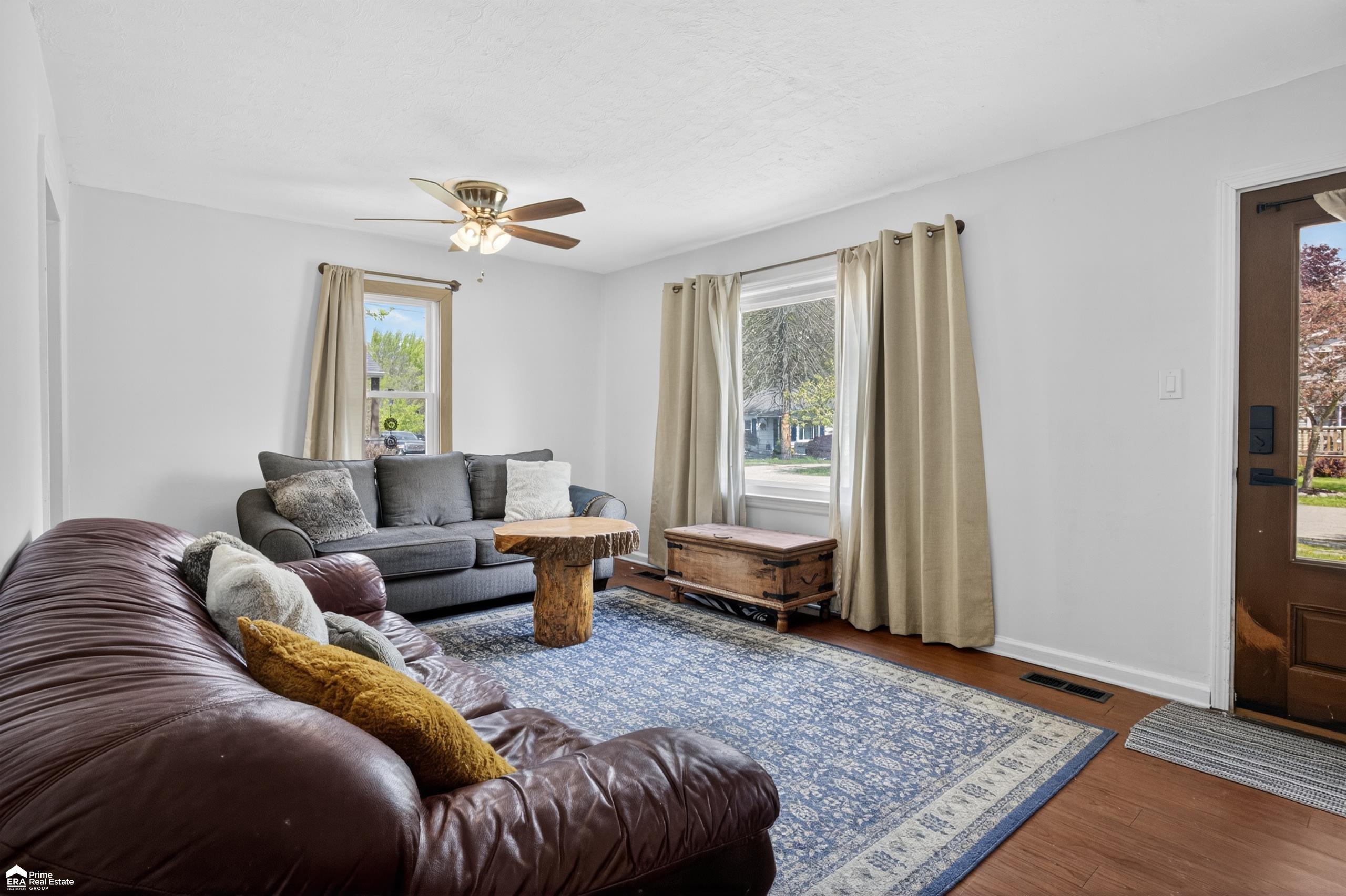 421 W Caroline Street, Fenton, MI, 48430