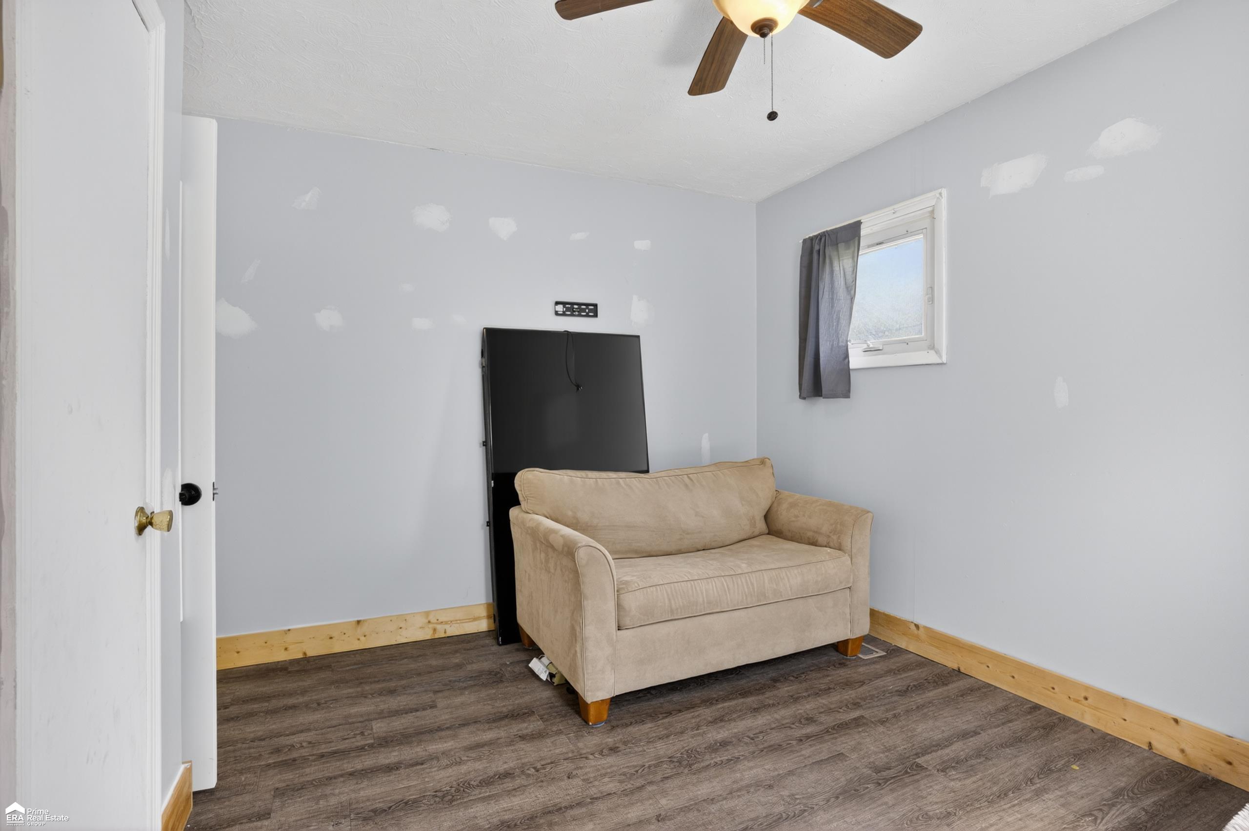 421 W Caroline Street, Fenton, MI, 48430