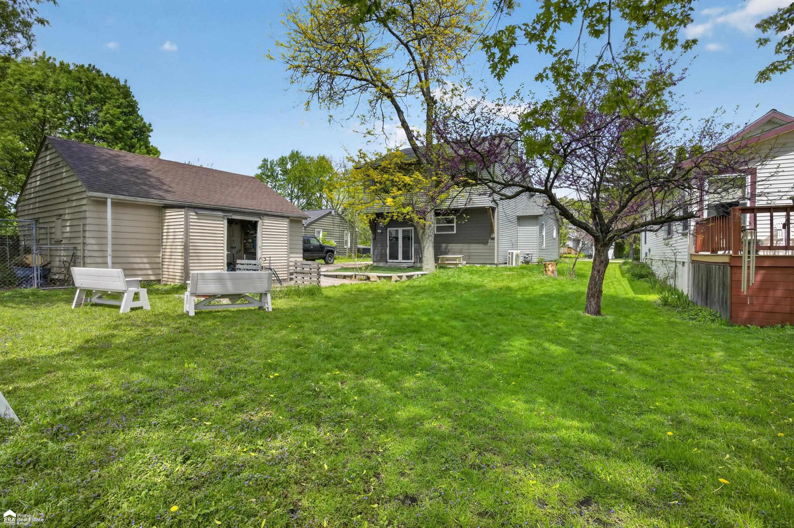 421 W Caroline Street, Fenton, MI, 48430