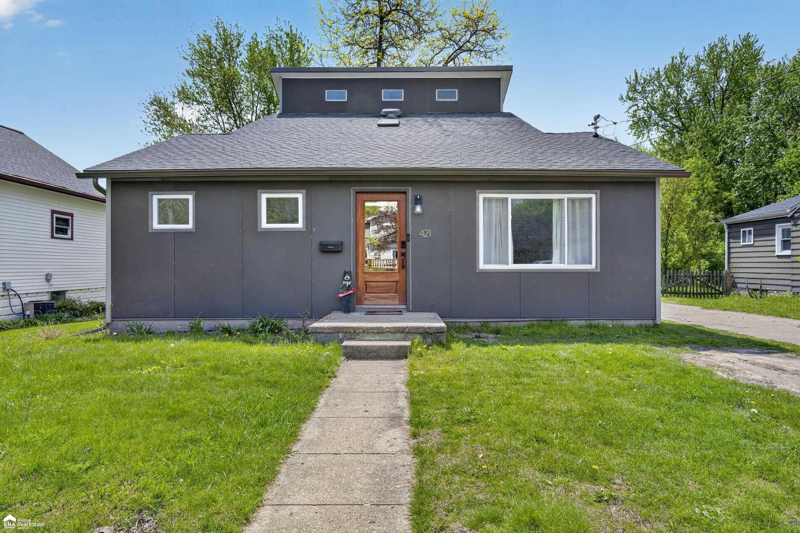 421 W Caroline Street, Fenton, MI, 48430