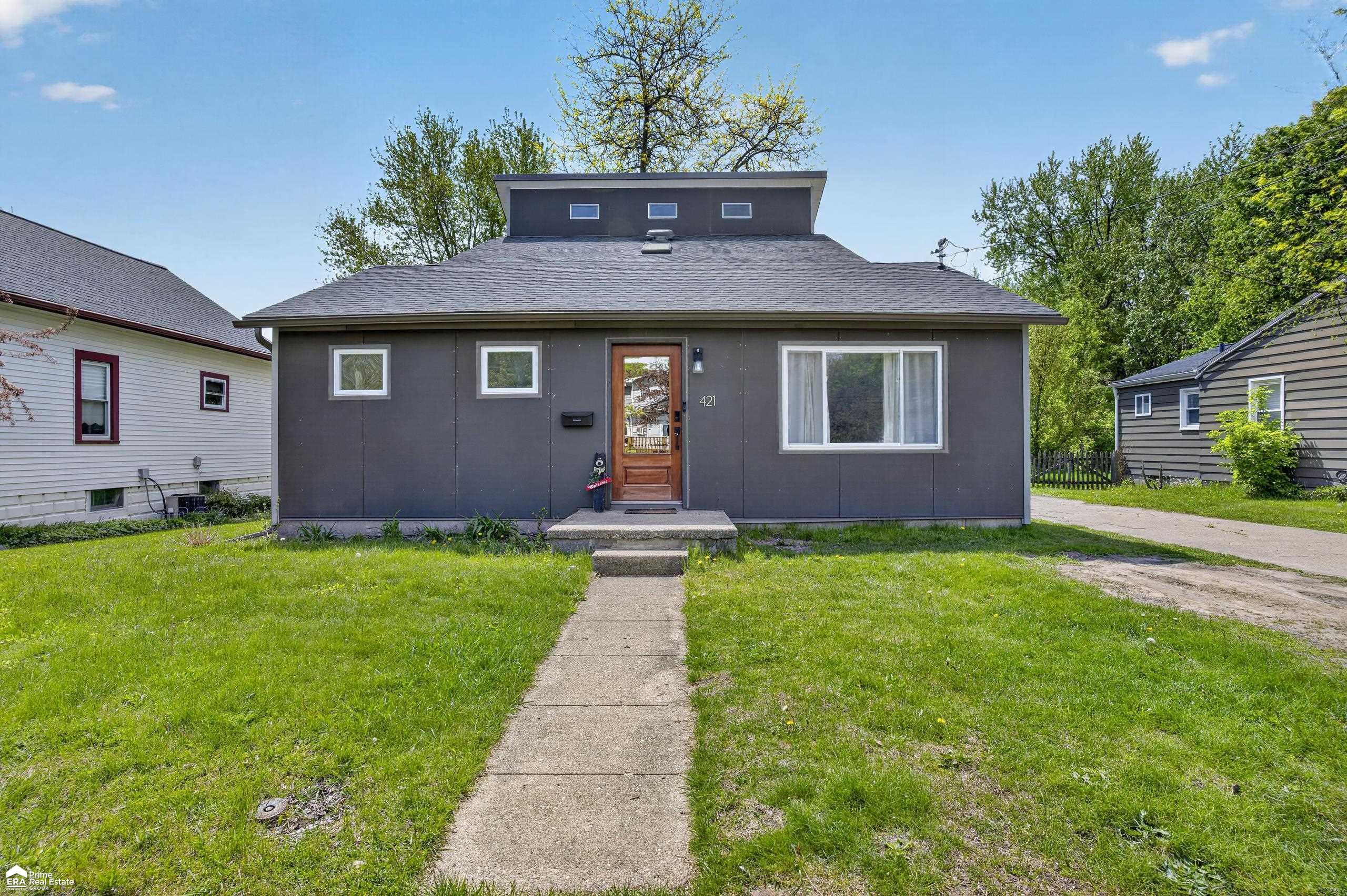 421 W Caroline Street, Fenton, MI, 48430