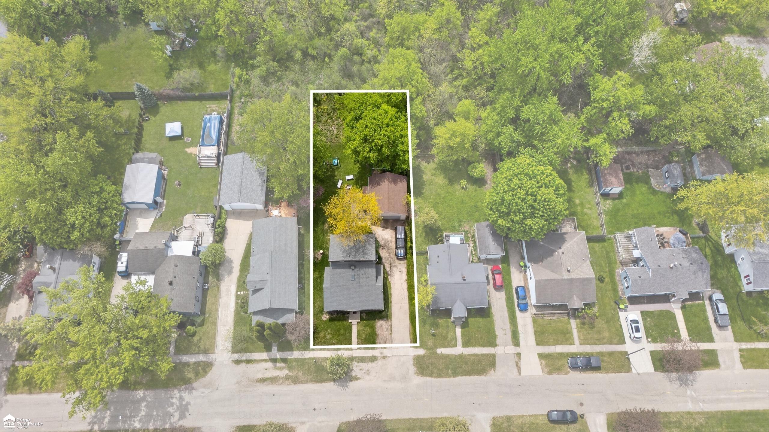 421 W Caroline Street, Fenton, MI, 48430