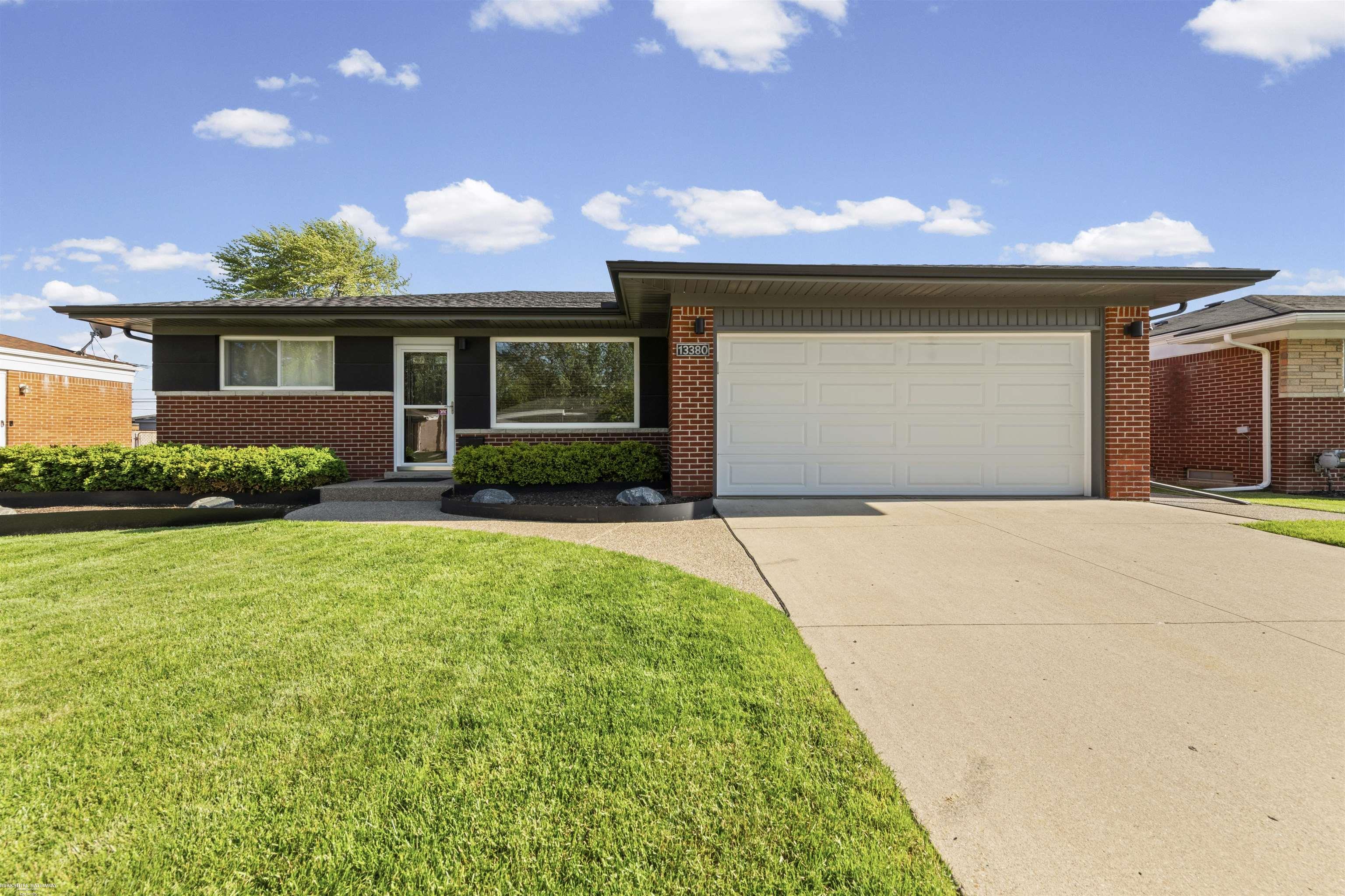 13380 Perry Circle